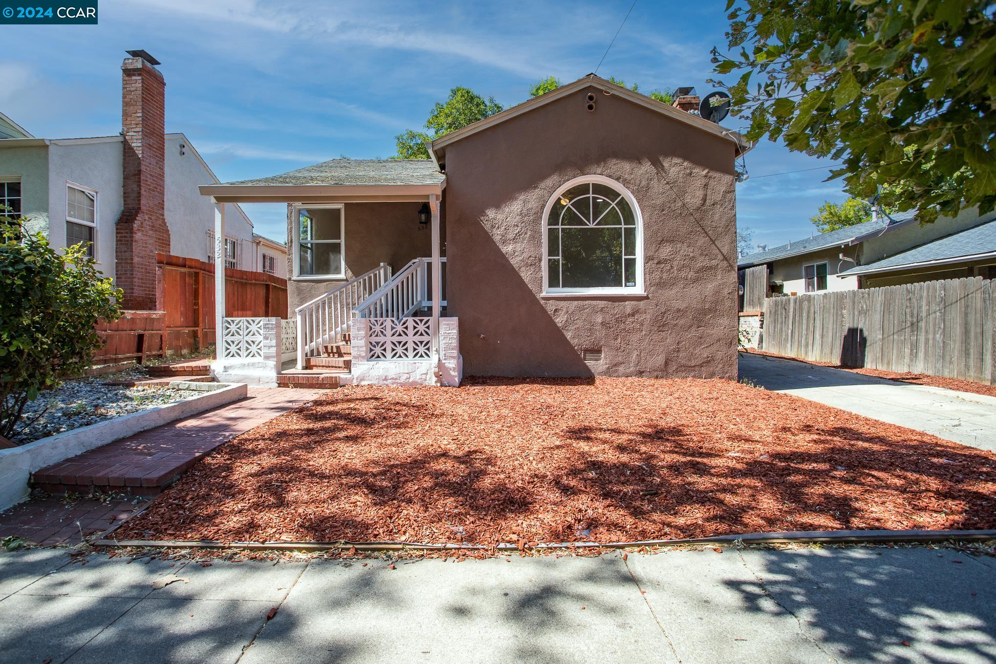 Detail Gallery Image 3 of 33 For 532 Central Ave, Pittsburg,  CA 94565 - 4 Beds | 2 Baths