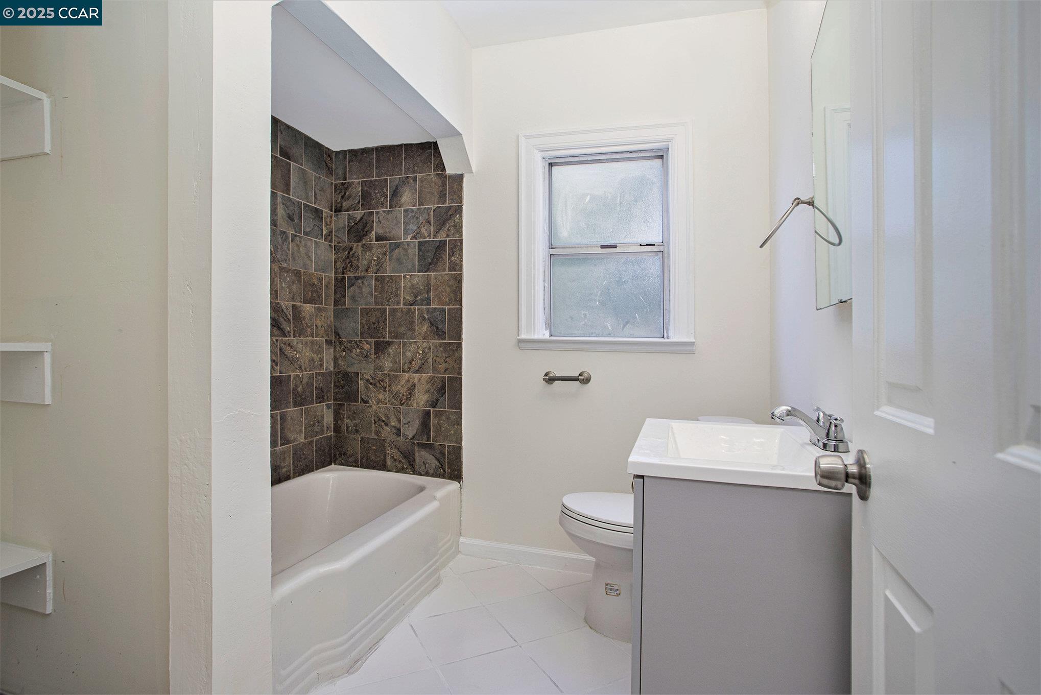 Detail Gallery Image 26 of 33 For 532 Central Ave, Pittsburg,  CA 94565 - 4 Beds | 2 Baths