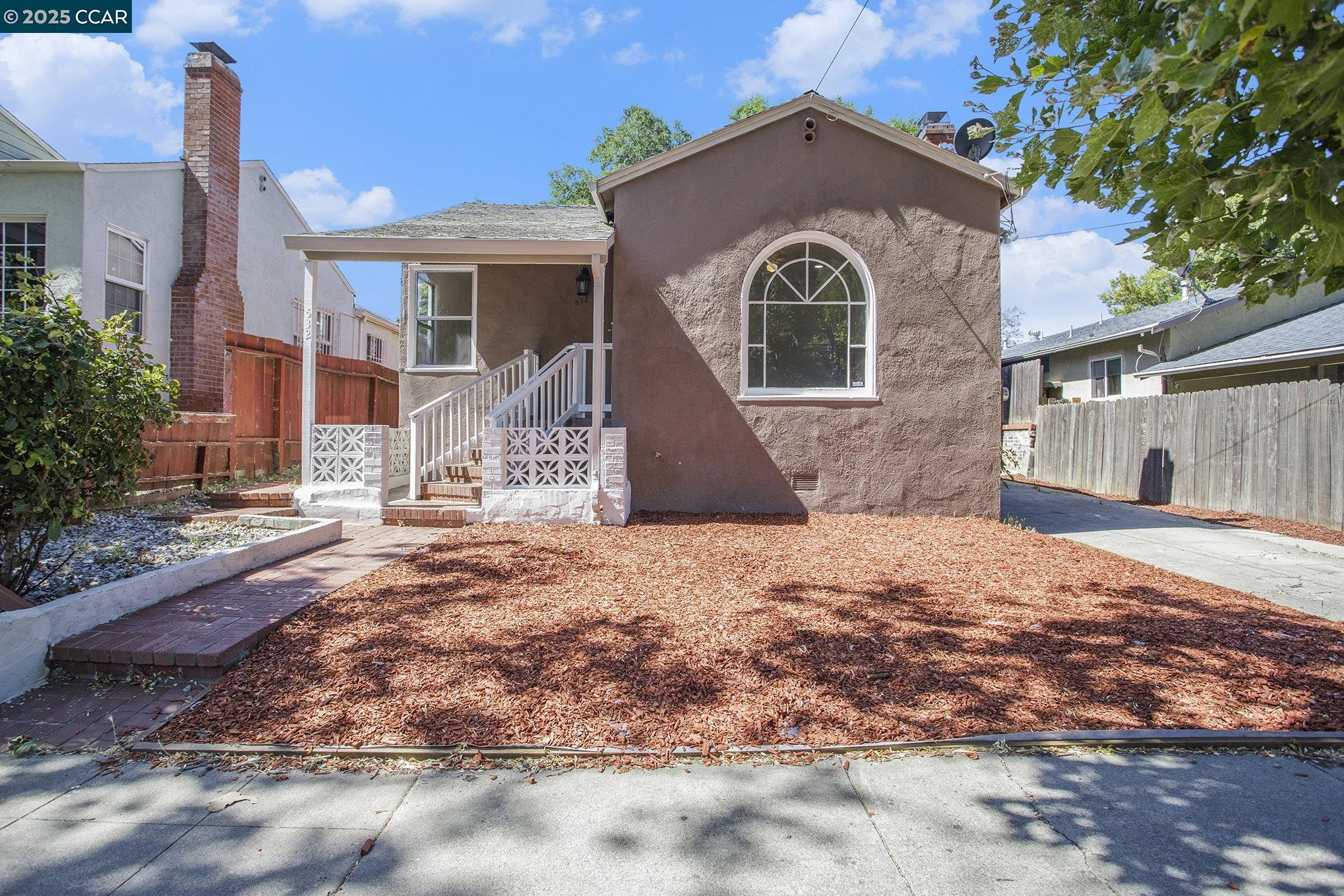 Detail Gallery Image 7 of 33 For 532 Central Ave, Pittsburg,  CA 94565 - 4 Beds | 2 Baths