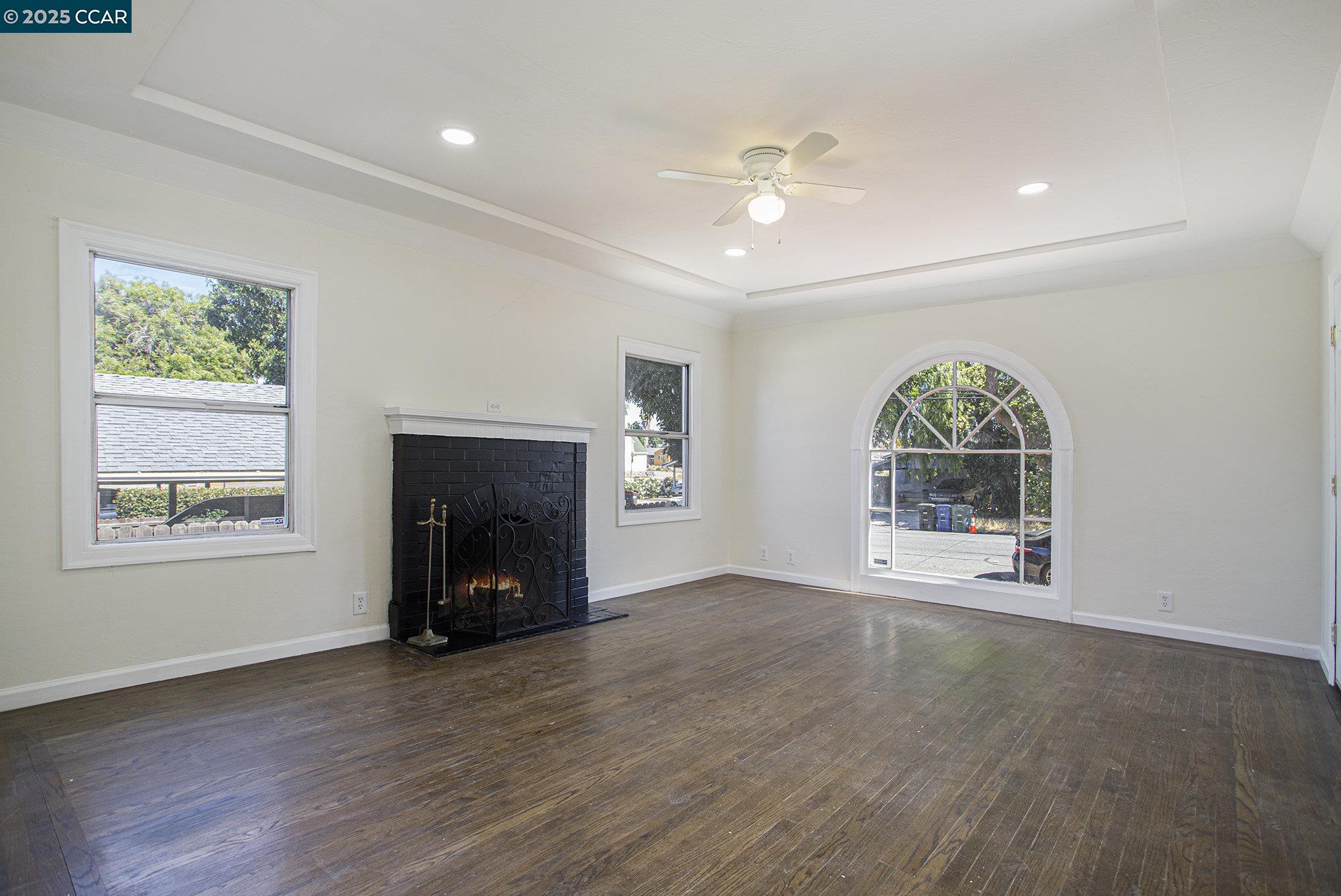 Detail Gallery Image 10 of 33 For 532 Central Ave, Pittsburg,  CA 94565 - 4 Beds | 2 Baths