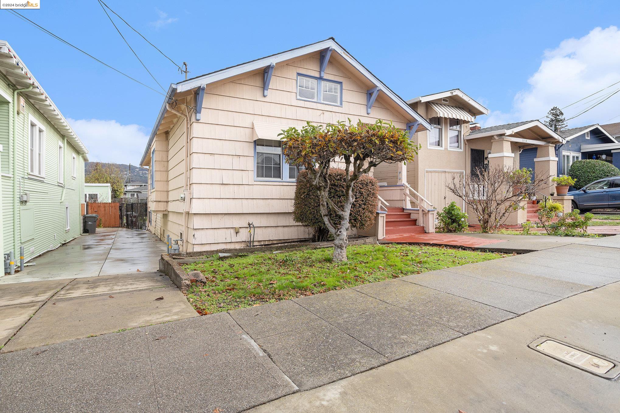 Detail Gallery Image 1 of 1 For 3708 Lyon Ave, Oakland,  CA 94601 - 3 Beds | 1 Baths
