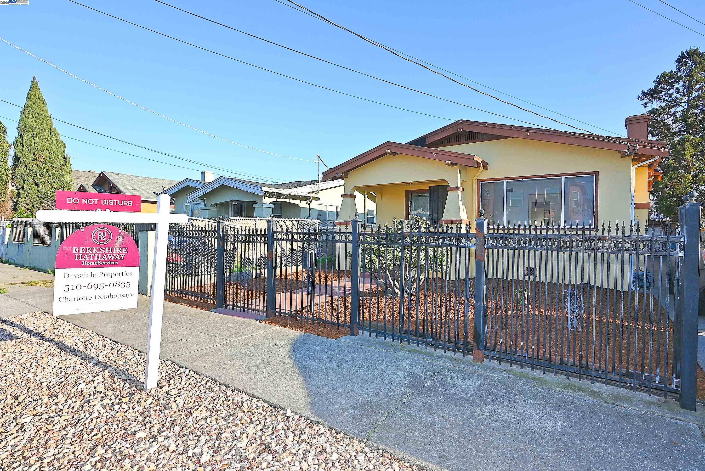 Detail Gallery Image 1 of 1 For 1352 80th. Avenue, Oakland,  CA 94621-2408 - 3 Beds | 2 Baths