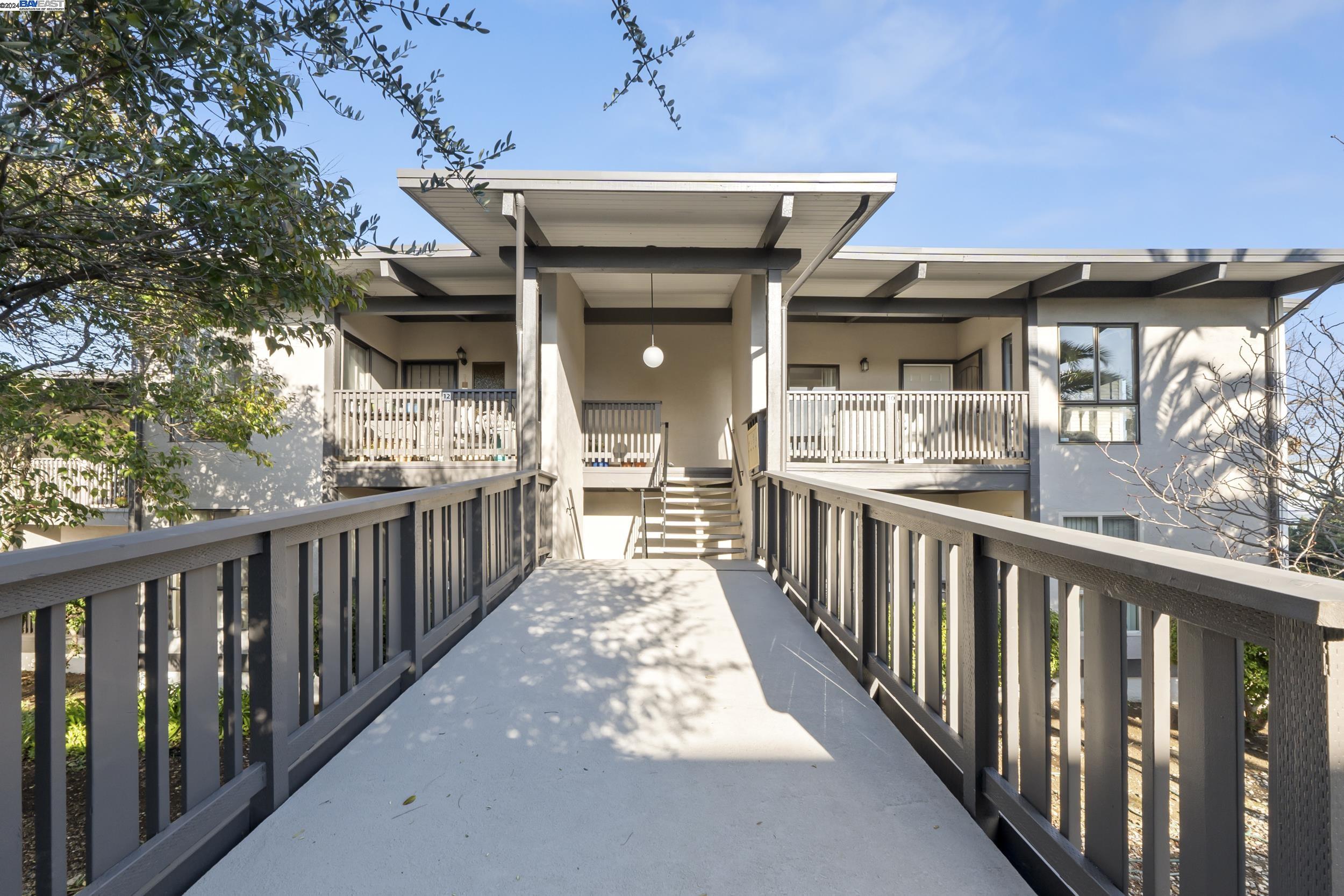 More Details about MLS # 41080767 : 19100 CREST AVE # 10