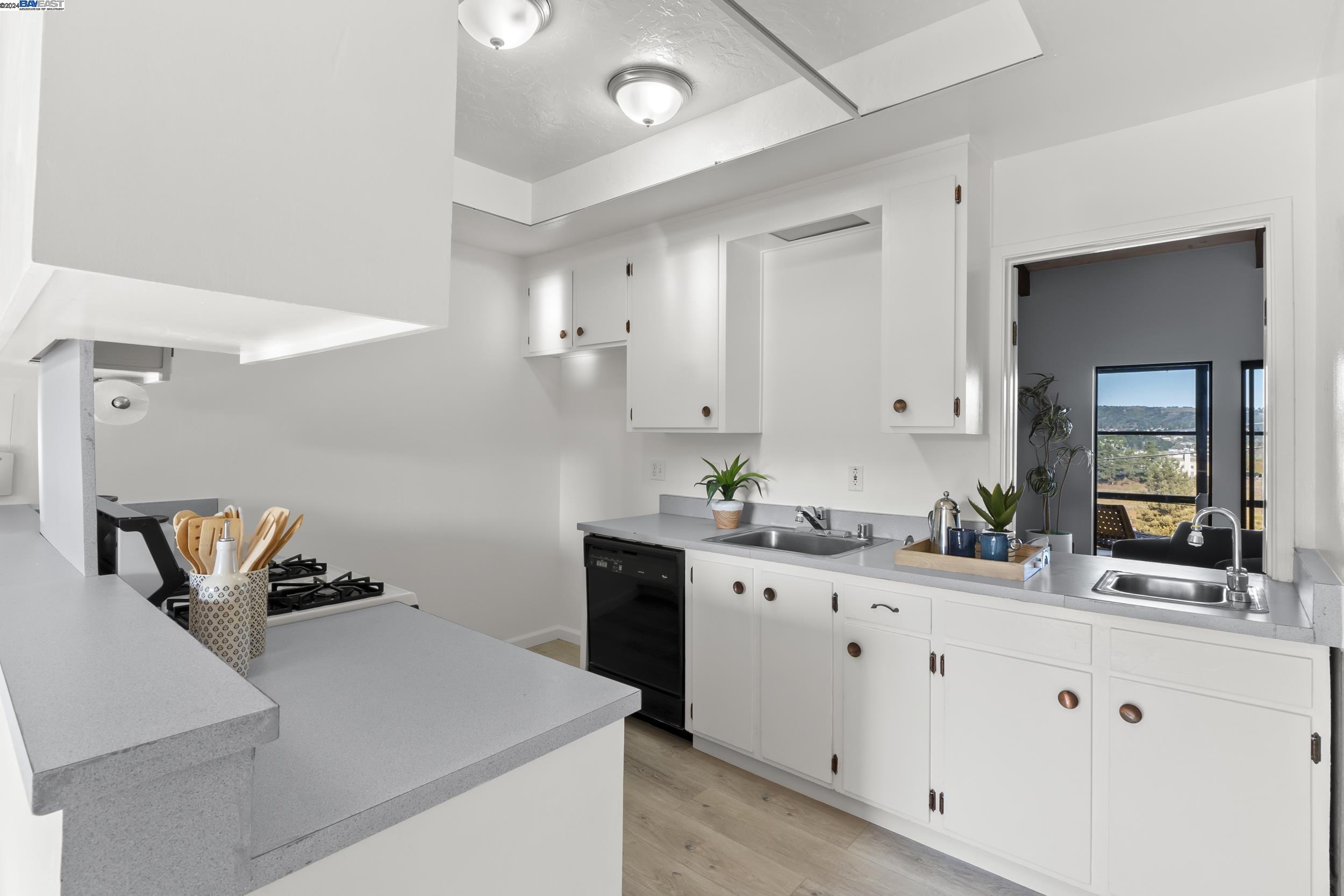 Photo #6: 41080767 Listing 