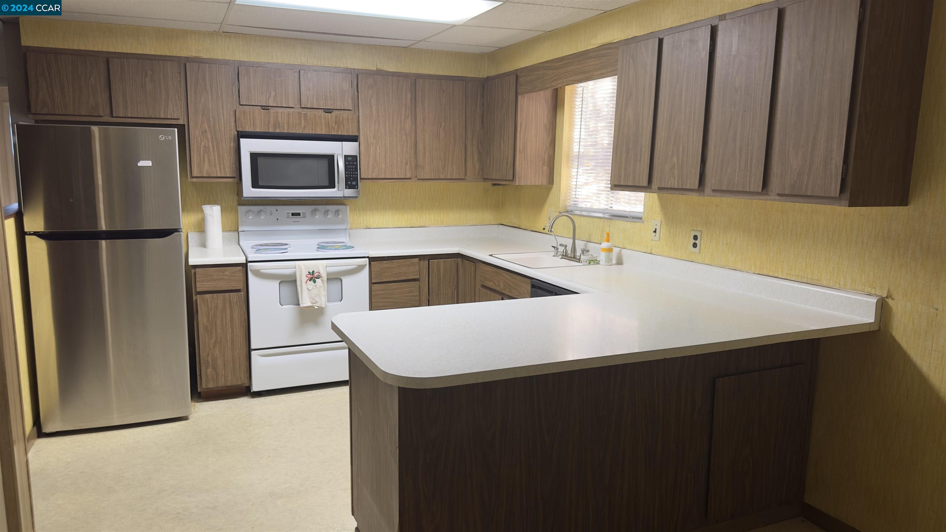Detail Gallery Image 2 of 10 For 4200 Santa Rita Rd, El Sobrante,  CA 94803 - 3 Beds | 1/1 Baths