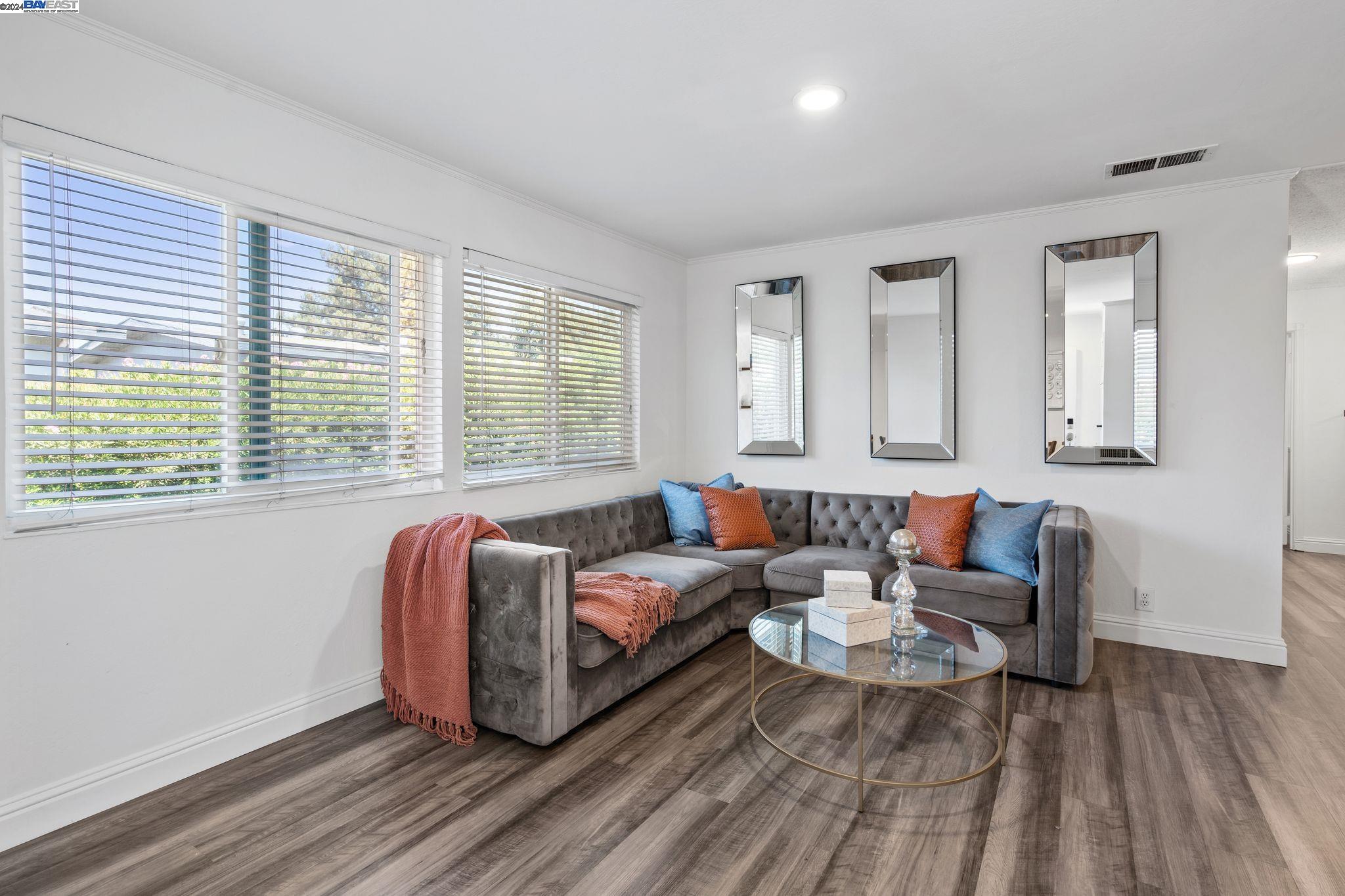 Photo #2: 41080809 Listing 