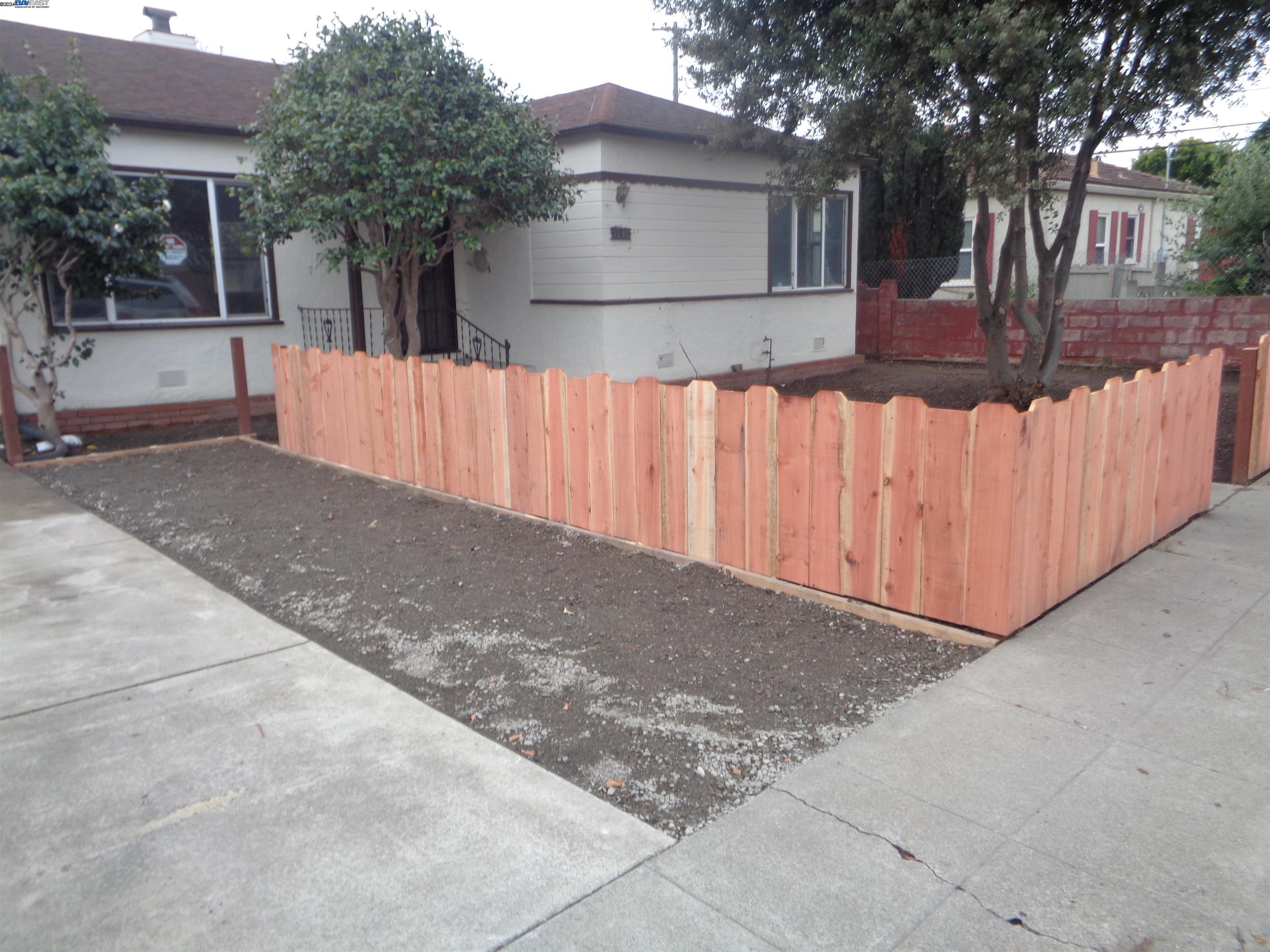 Detail Gallery Image 1 of 1 For 1135 Minerva St., San Leandro,  CA 94577 - 2 Beds | 1 Baths