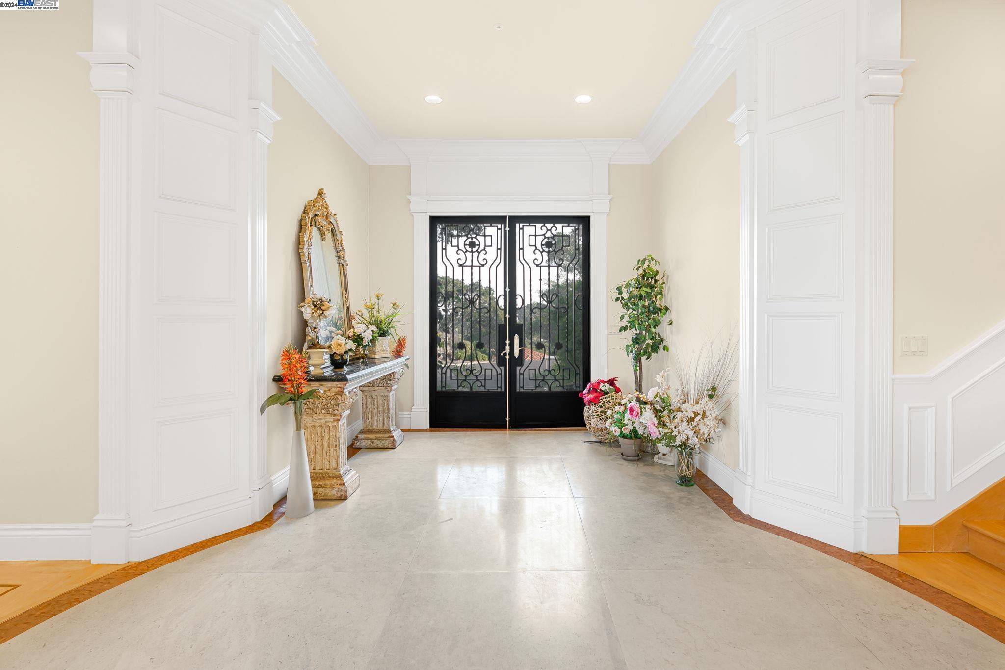 Detail Gallery Image 29 of 60 For 11 La Strada, Burlingame,  CA 94010 - 5 Beds | 4/1 Baths