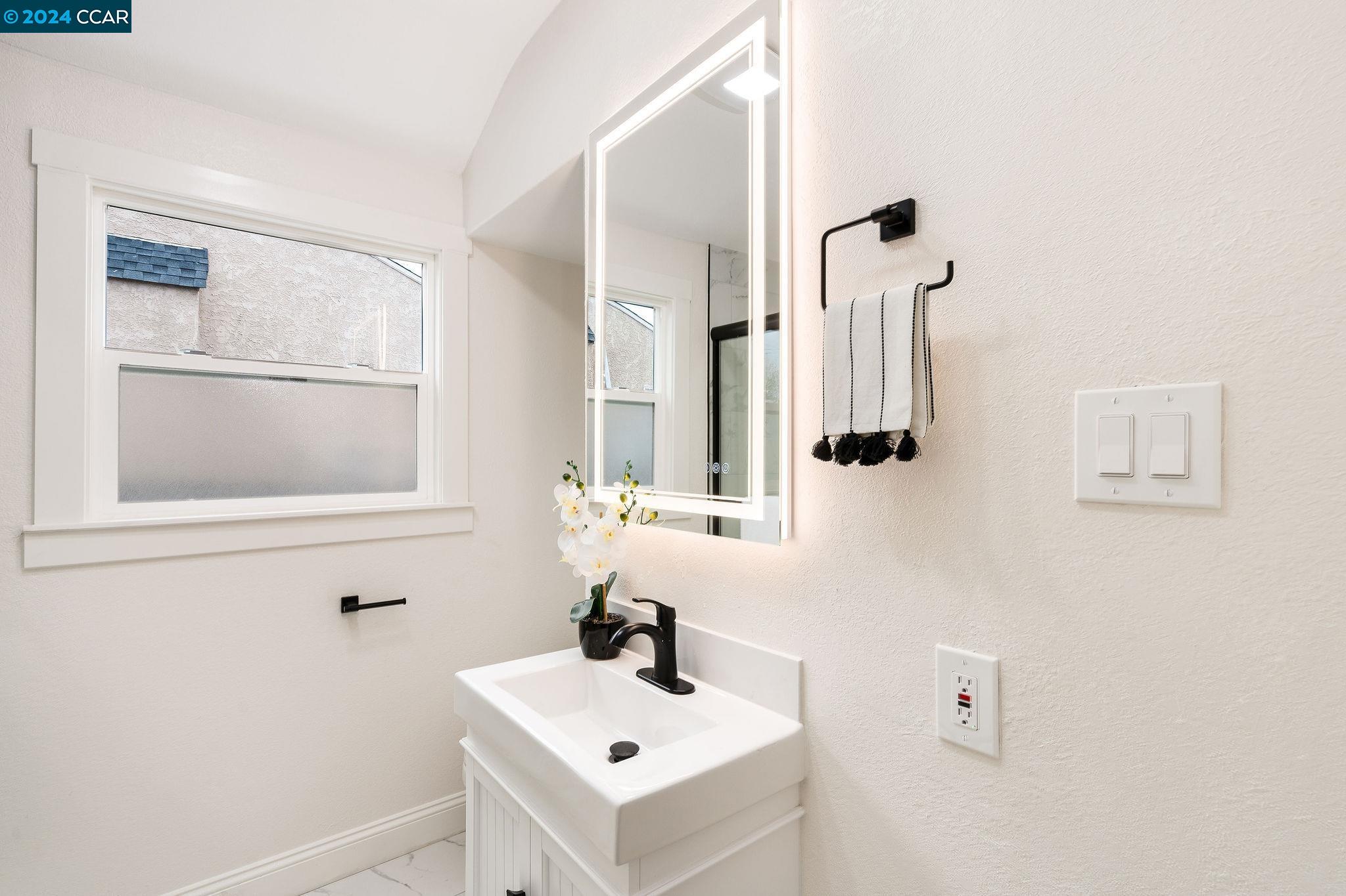 Detail Gallery Image 15 of 31 For 2015 Rice St, Vallejo,  CA 94590 - 2 Beds | 1 Baths