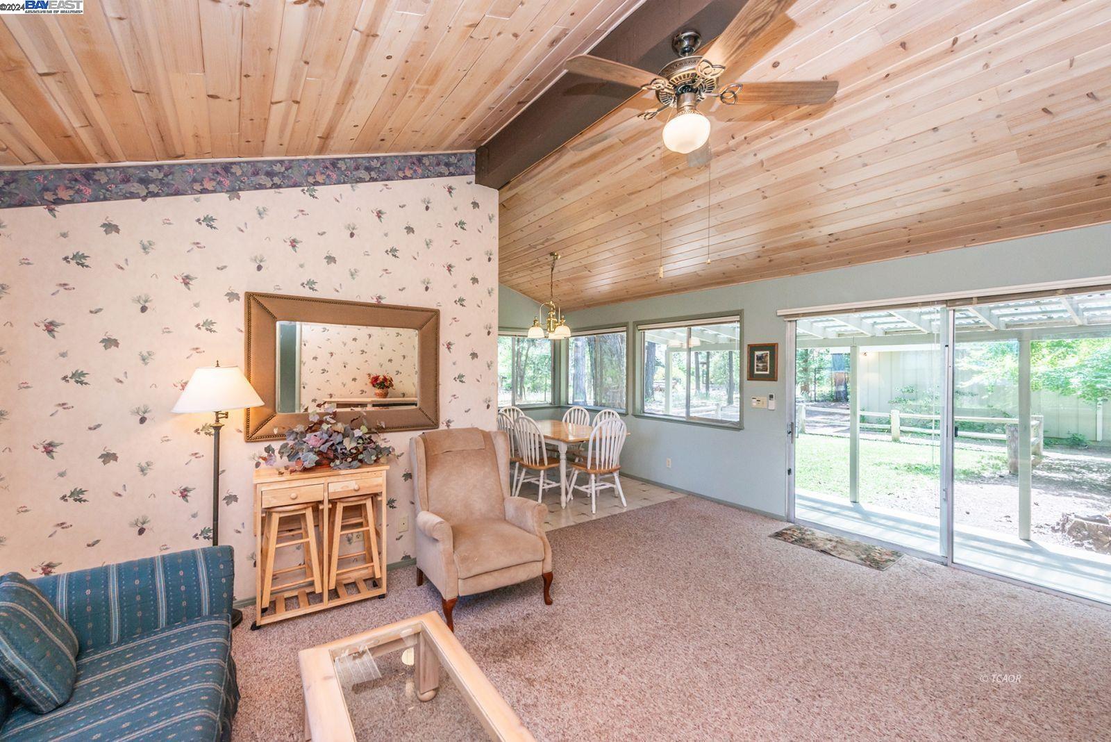 Detail Gallery Image 16 of 31 For 140 Lakeview Dr, Trinity Center,  CA 96091 - 2 Beds | 2 Baths