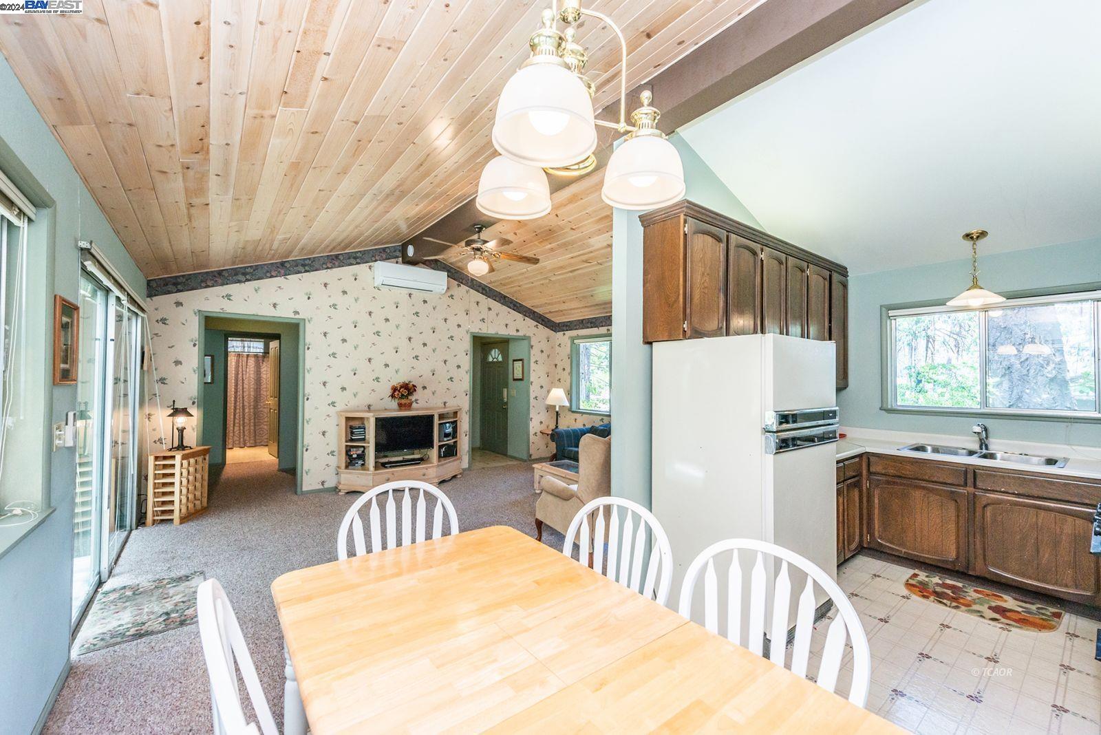Detail Gallery Image 19 of 31 For 140 Lakeview Dr, Trinity Center,  CA 96091 - 2 Beds | 2 Baths
