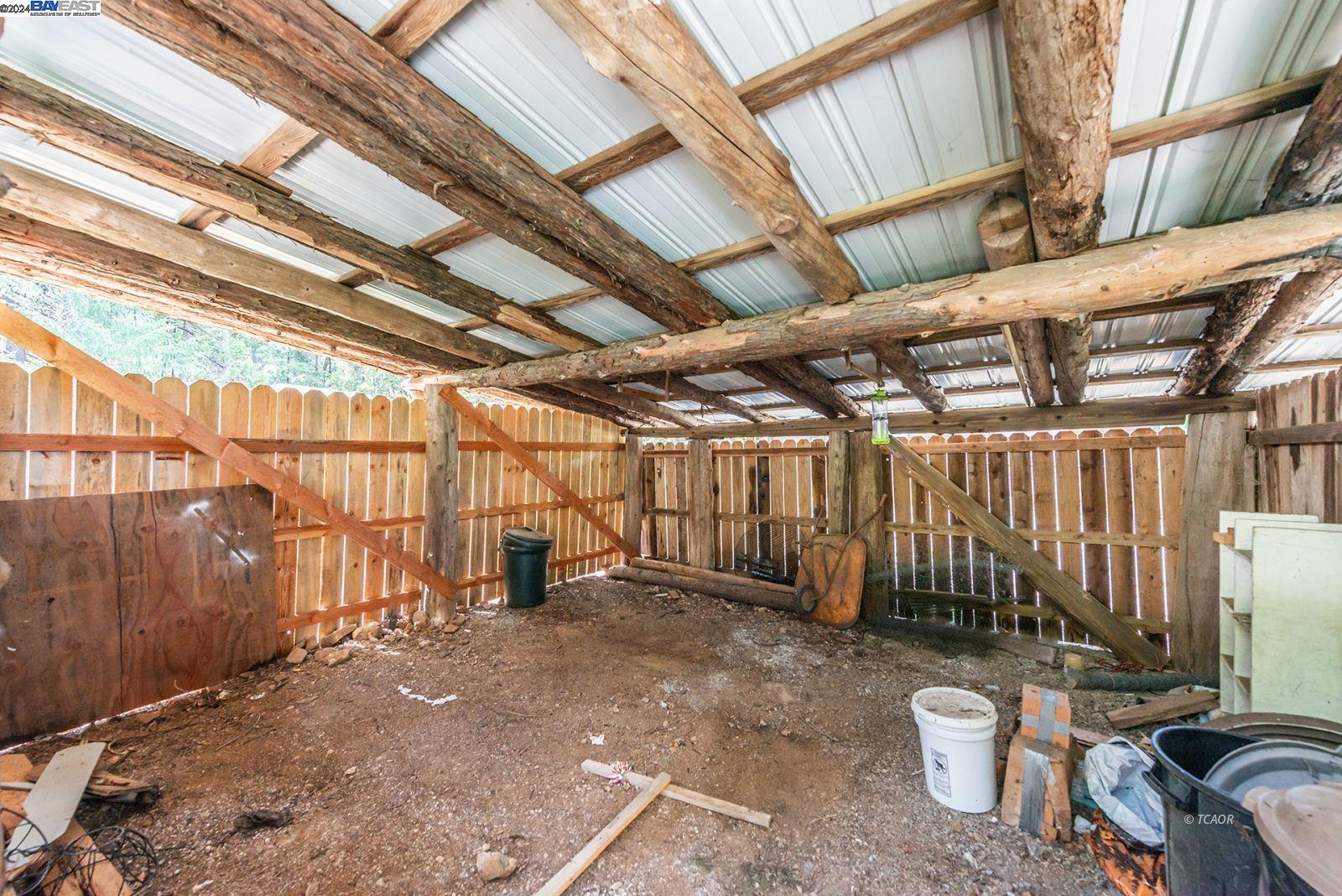 Detail Gallery Image 7 of 31 For 140 Lakeview Dr, Trinity Center,  CA 96091 - 2 Beds | 2 Baths