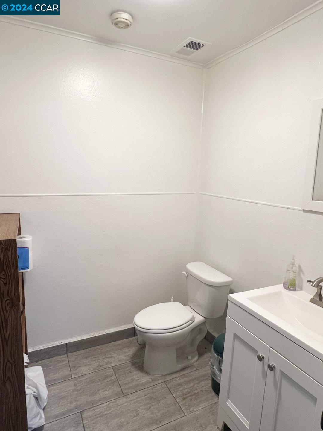 1049 Shary Cir, Concord, California 94518, ,Commercial Lease,For Rent,1049 Shary Cir,41080882