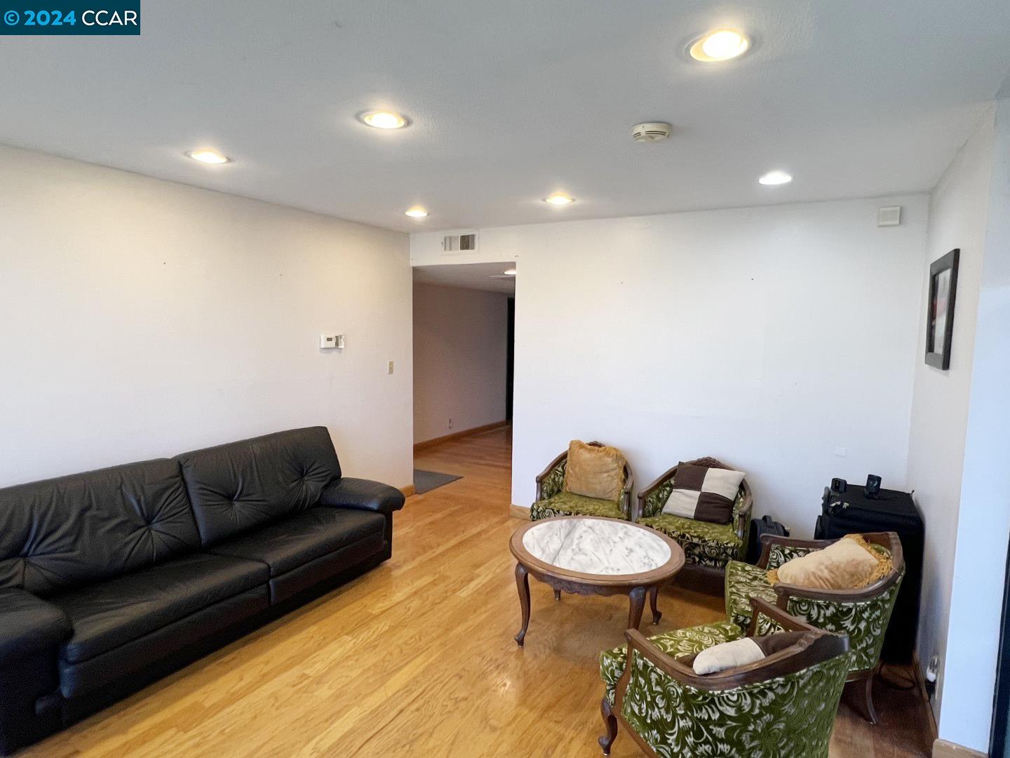 1049 Shary Cir, Concord, California 94518, ,Commercial Lease,For Rent,1049 Shary Cir,41080882