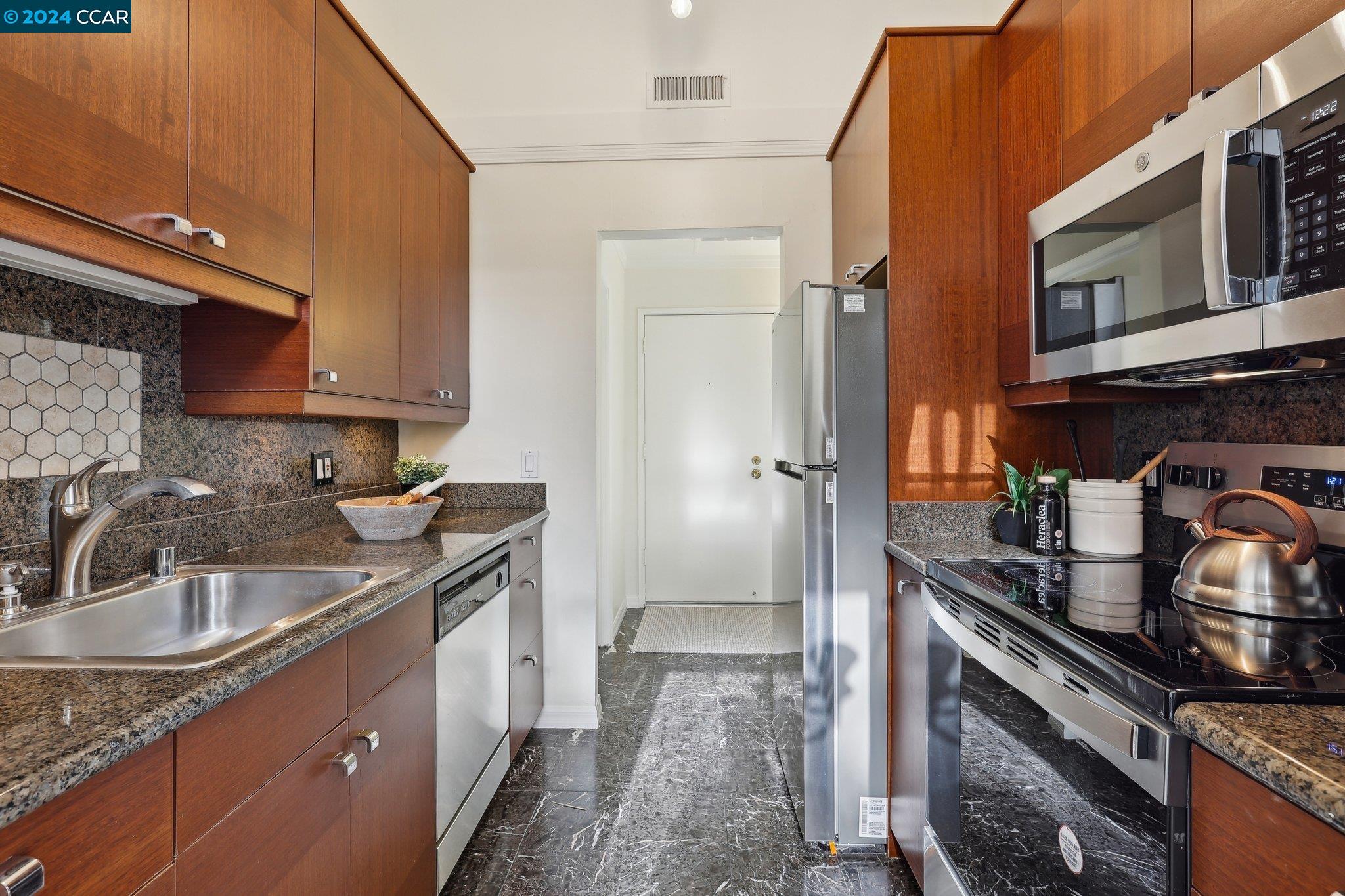 Photo #5: 41080918 Listing 