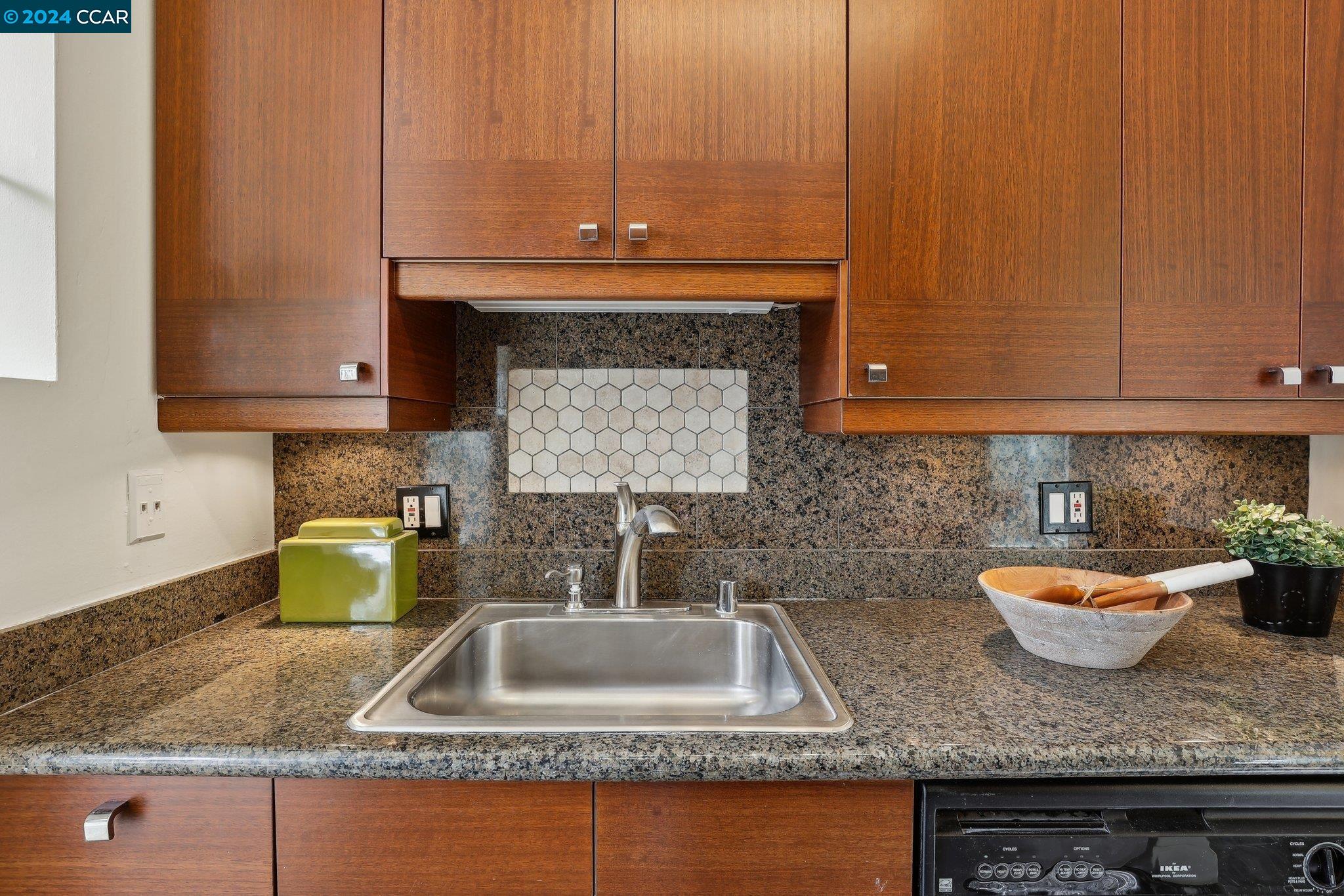 Photo #6: 41080918 Listing 