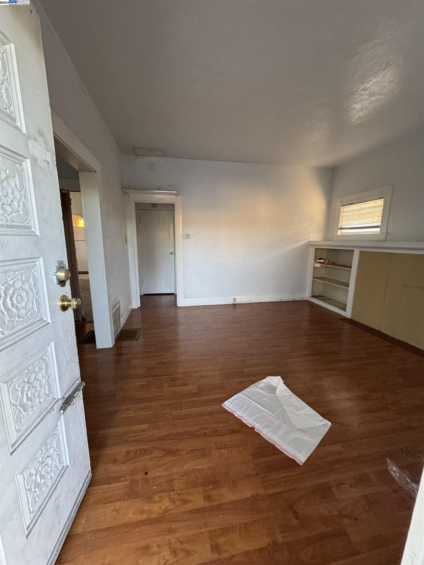 6027 Avenal Ave, Oakland, California 94605, 3 Bedrooms Bedrooms, 6 Rooms Rooms,1 BathroomBathrooms,Residential,For Sale,6027 Avenal Ave,41080922