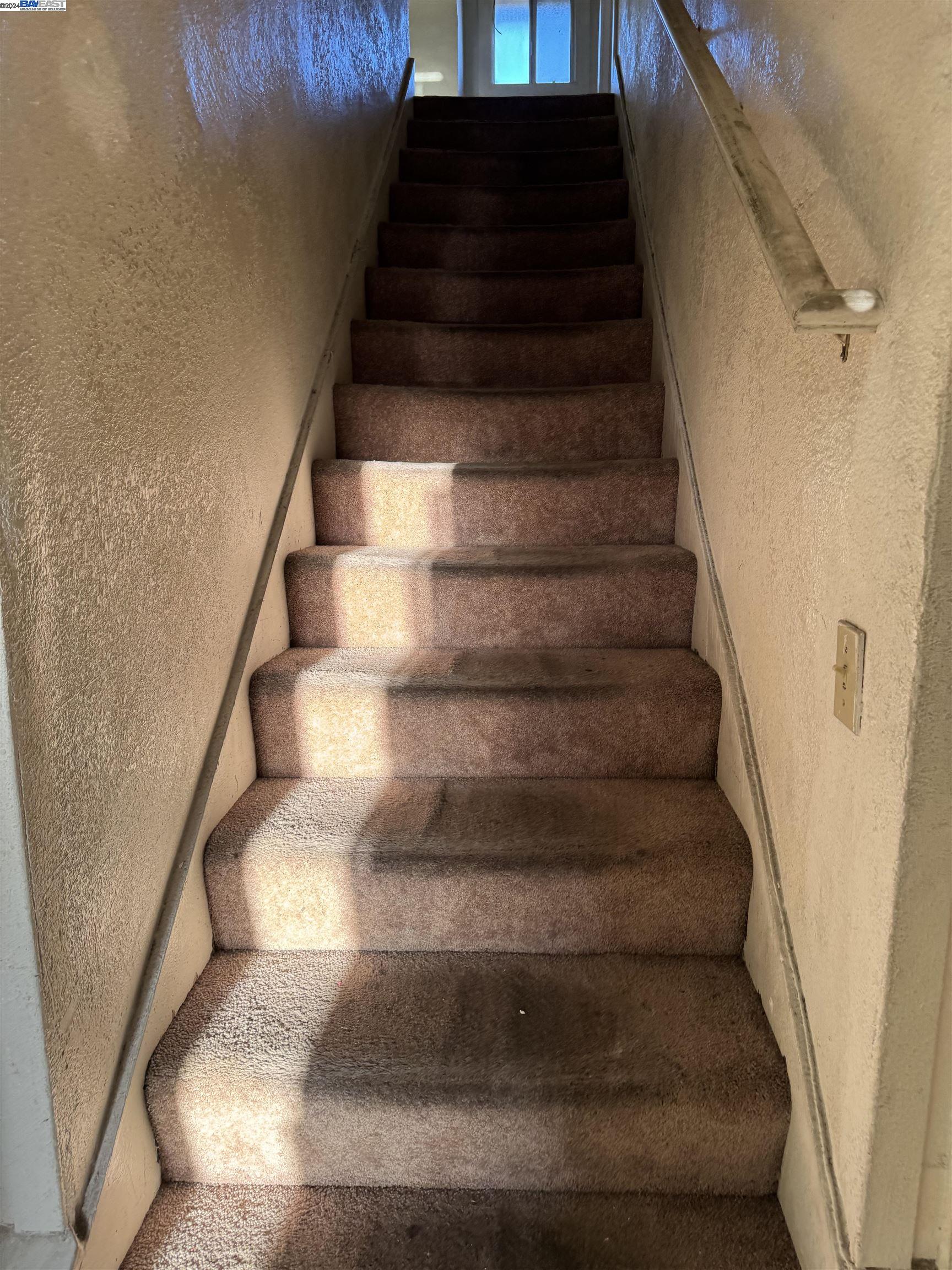 6027 Avenal Ave, Oakland, California 94605, 3 Bedrooms Bedrooms, 6 Rooms Rooms,1 BathroomBathrooms,Residential,For Sale,6027 Avenal Ave,41080922