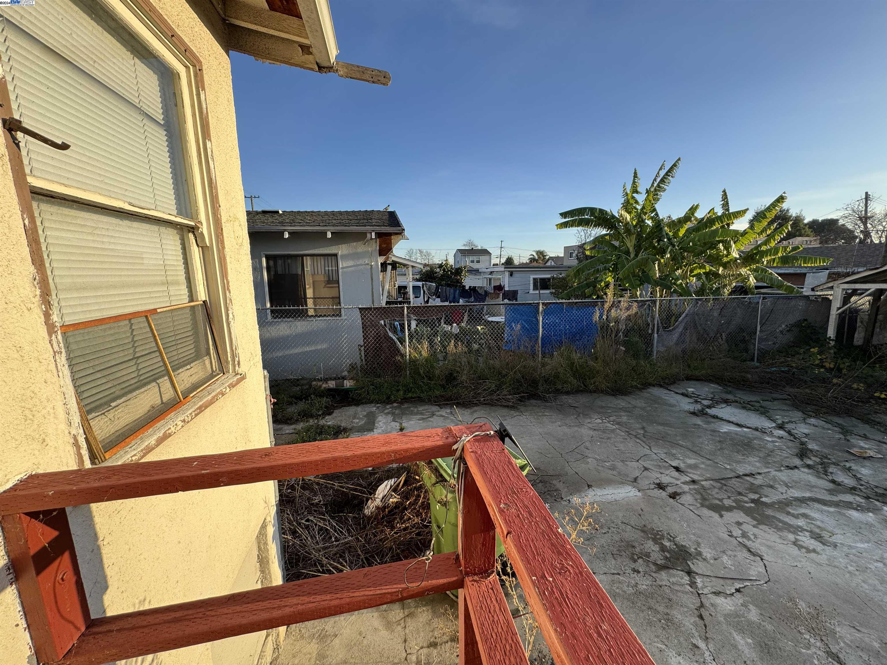 6027 Avenal Ave, Oakland, California 94605, 3 Bedrooms Bedrooms, 6 Rooms Rooms,1 BathroomBathrooms,Residential,For Sale,6027 Avenal Ave,41080922