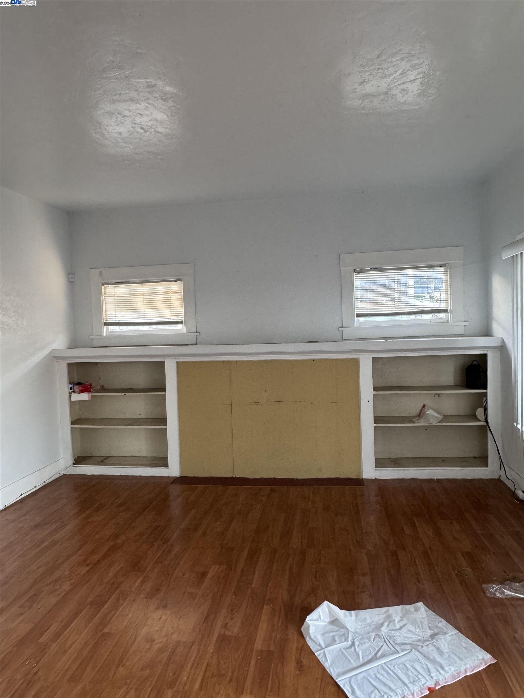 6027 Avenal Ave, Oakland, California 94605, 3 Bedrooms Bedrooms, 6 Rooms Rooms,1 BathroomBathrooms,Residential,For Sale,6027 Avenal Ave,41080922