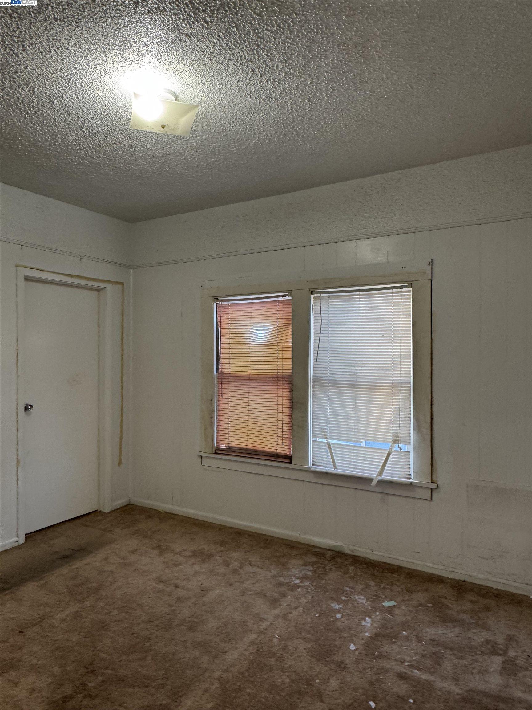 6027 Avenal Ave, Oakland, California 94605, 3 Bedrooms Bedrooms, 6 Rooms Rooms,1 BathroomBathrooms,Residential,For Sale,6027 Avenal Ave,41080922