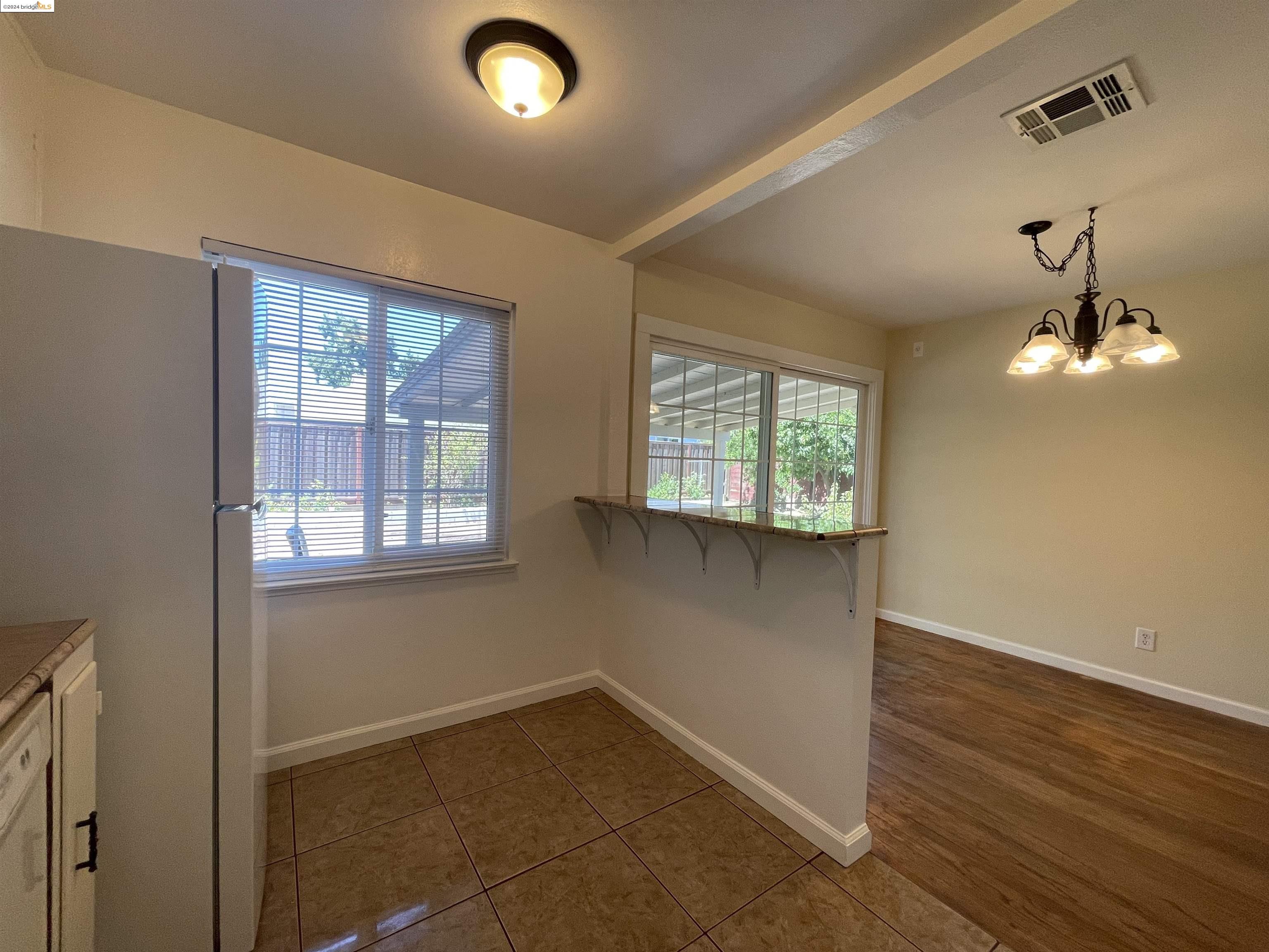 Detail Gallery Image 15 of 42 For 2016 Woodland Dr, Antioch,  CA 94509 - 3 Beds | 1 Baths