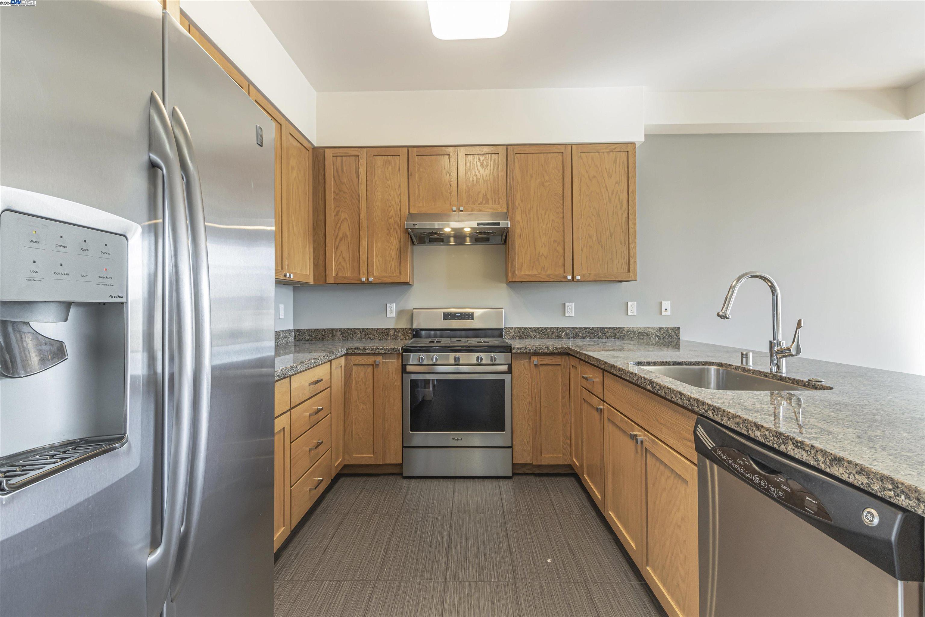 1020 Jackson St # 302, Oakland, California 94607, 1 Bedroom Bedrooms, 3 Rooms Rooms,1 BathroomBathrooms,Residential,For Sale,1020 Jackson St # 302,41080962