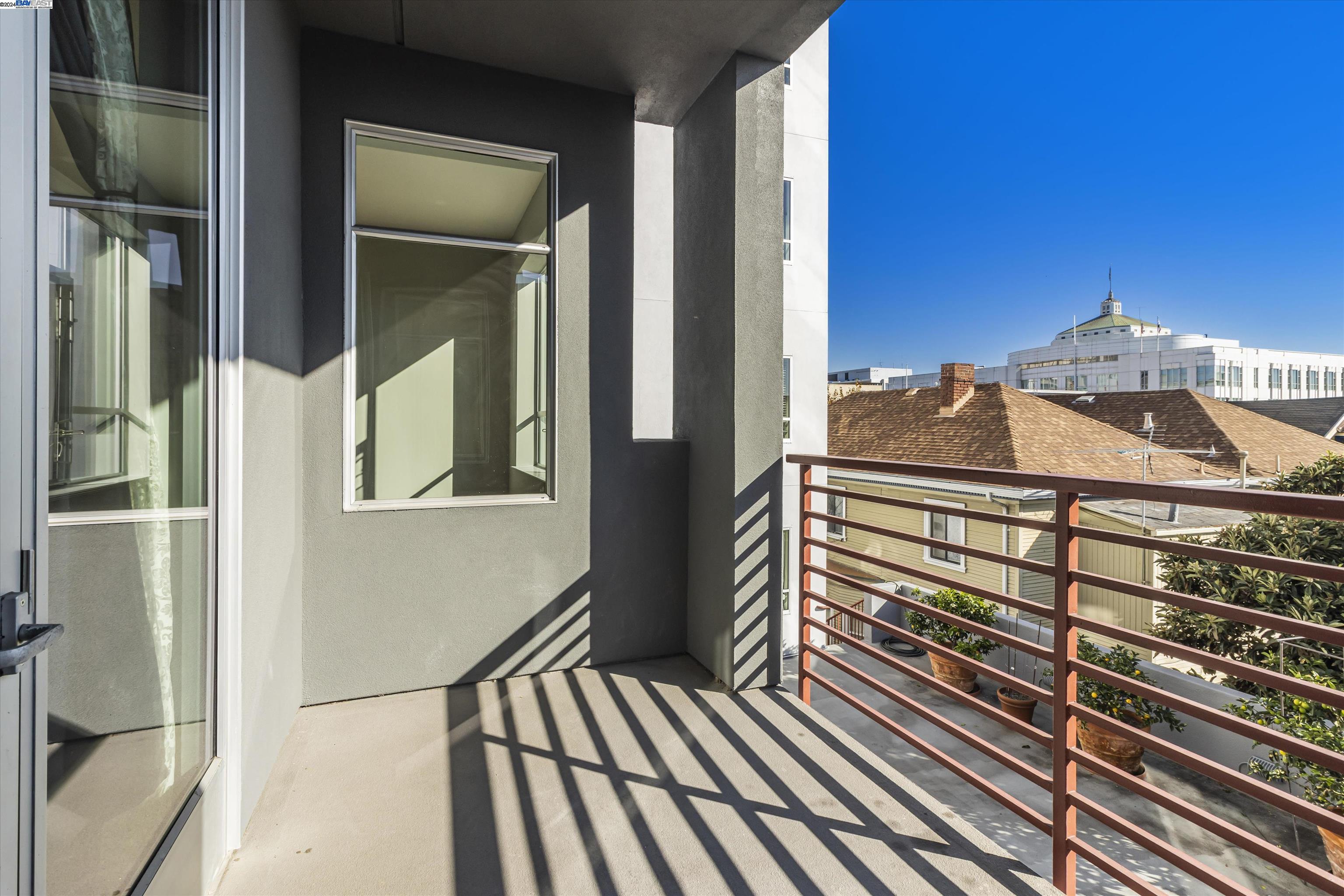 1020 Jackson St # 302, Oakland, California 94607, 1 Bedroom Bedrooms, 3 Rooms Rooms,1 BathroomBathrooms,Residential,For Sale,1020 Jackson St # 302,41080962