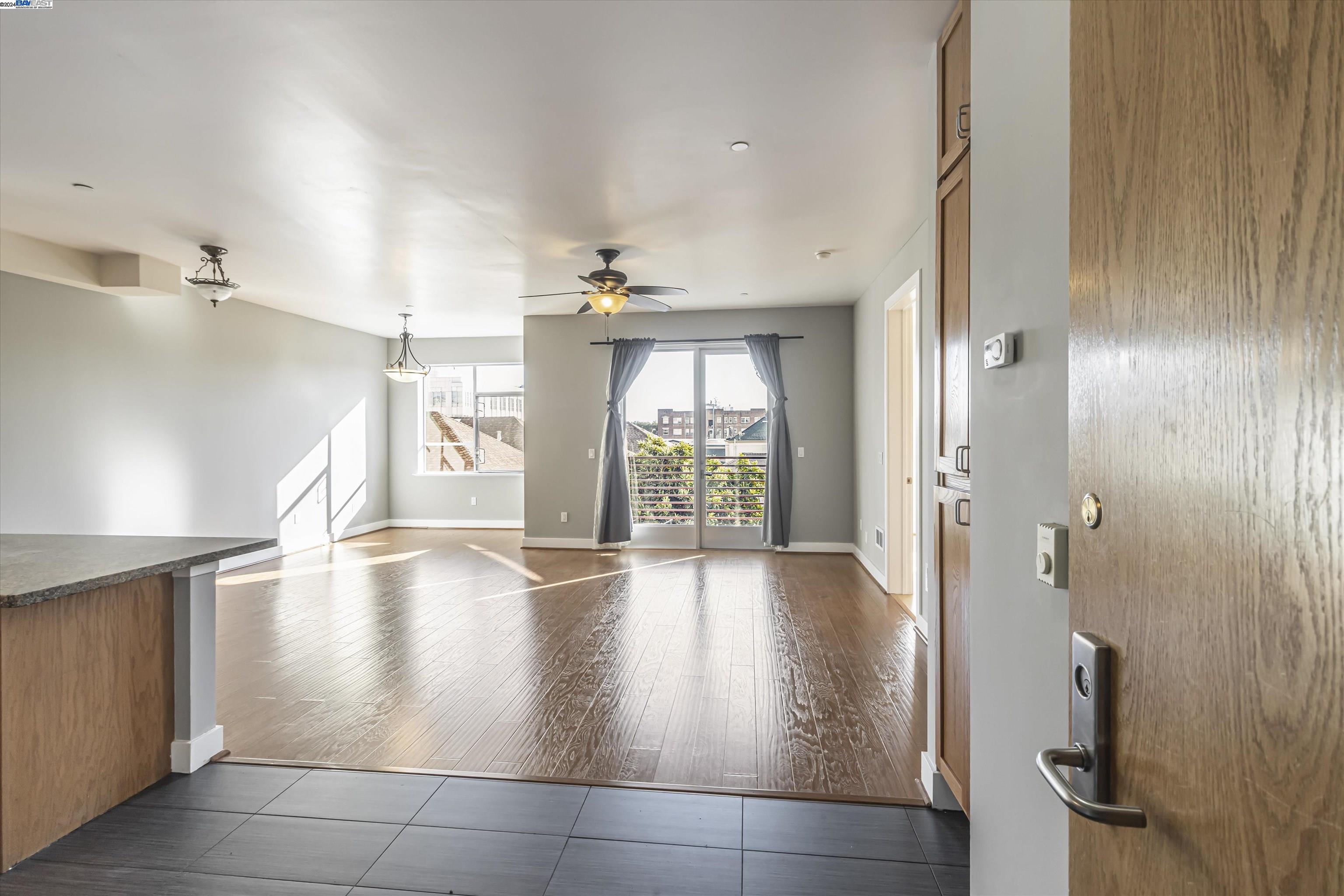 1020 Jackson St # 302, Oakland, California 94607, 1 Bedroom Bedrooms, 3 Rooms Rooms,1 BathroomBathrooms,Residential,For Sale,1020 Jackson St # 302,41080962
