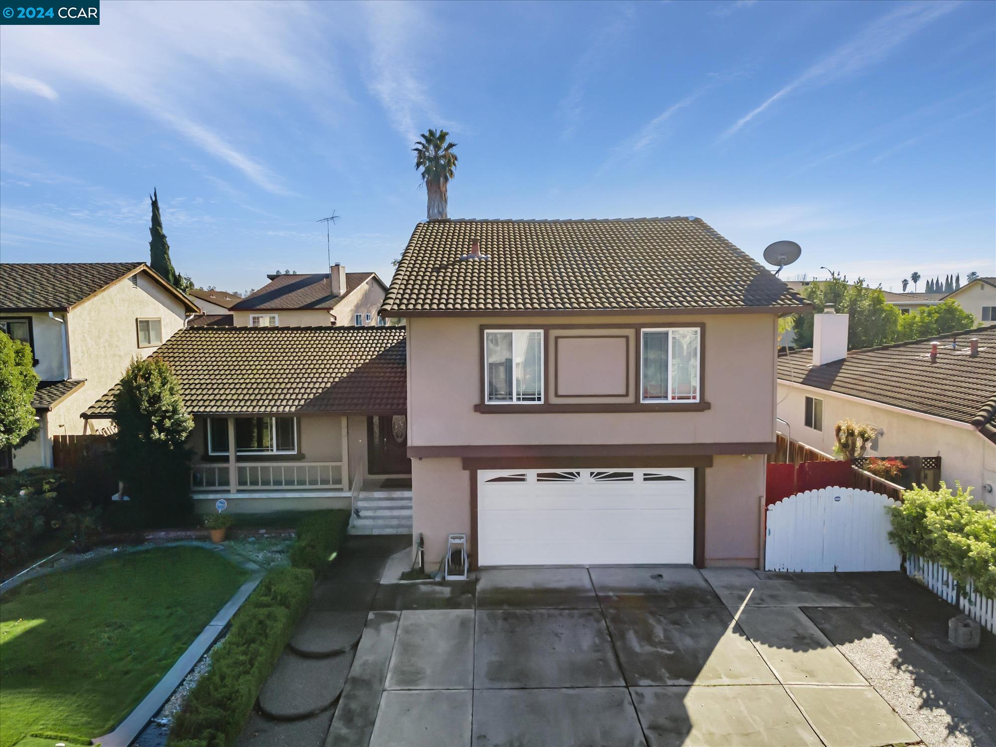 Detail Gallery Image 1 of 1 For 2936 Glen Como Way, San Jose,  CA 95148 - 4 Beds | 3 Baths