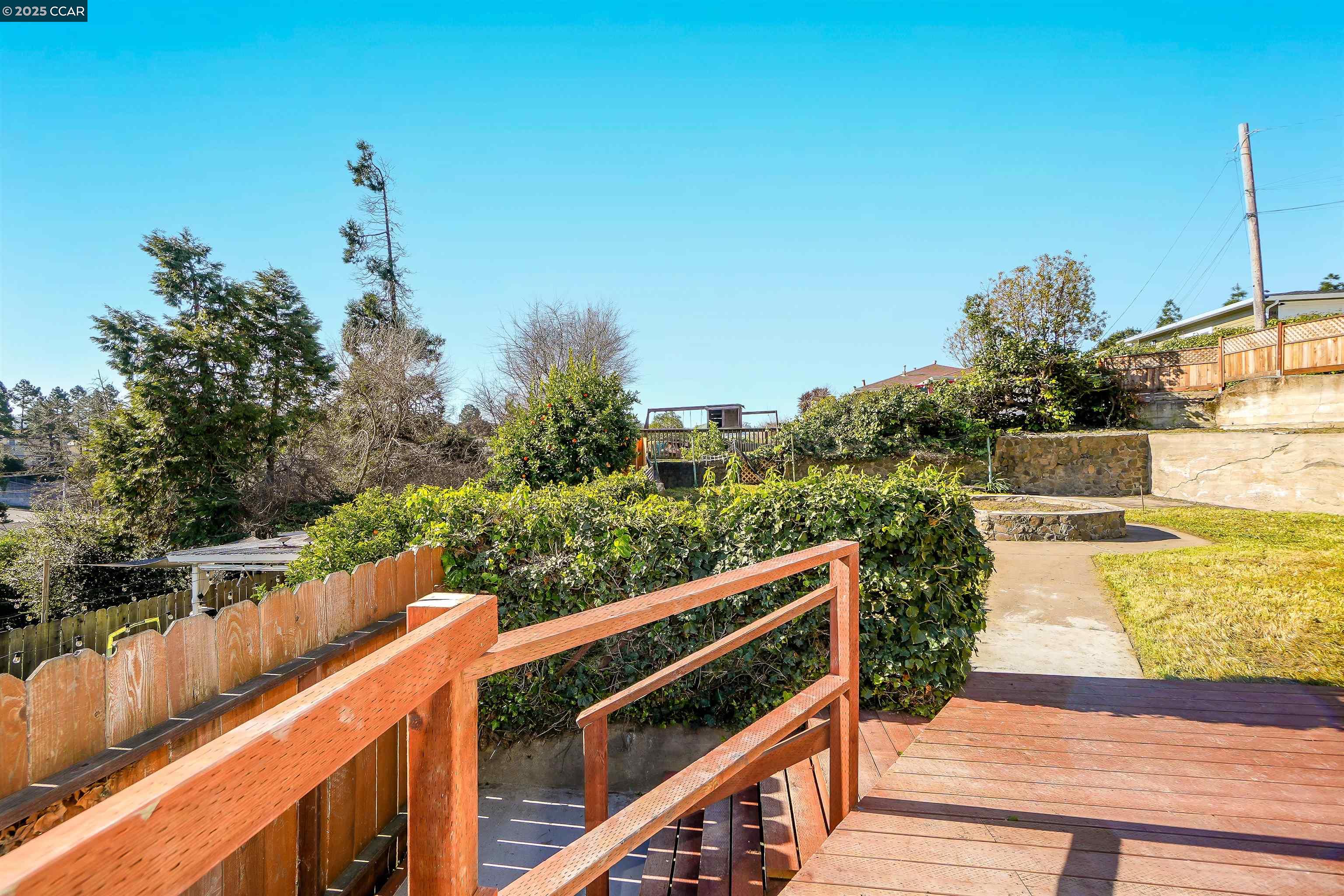 Detail Gallery Image 13 of 16 For 1923 Thompson Ln, El Sobrante,  CA 94803 - 2 Beds | 1/1 Baths