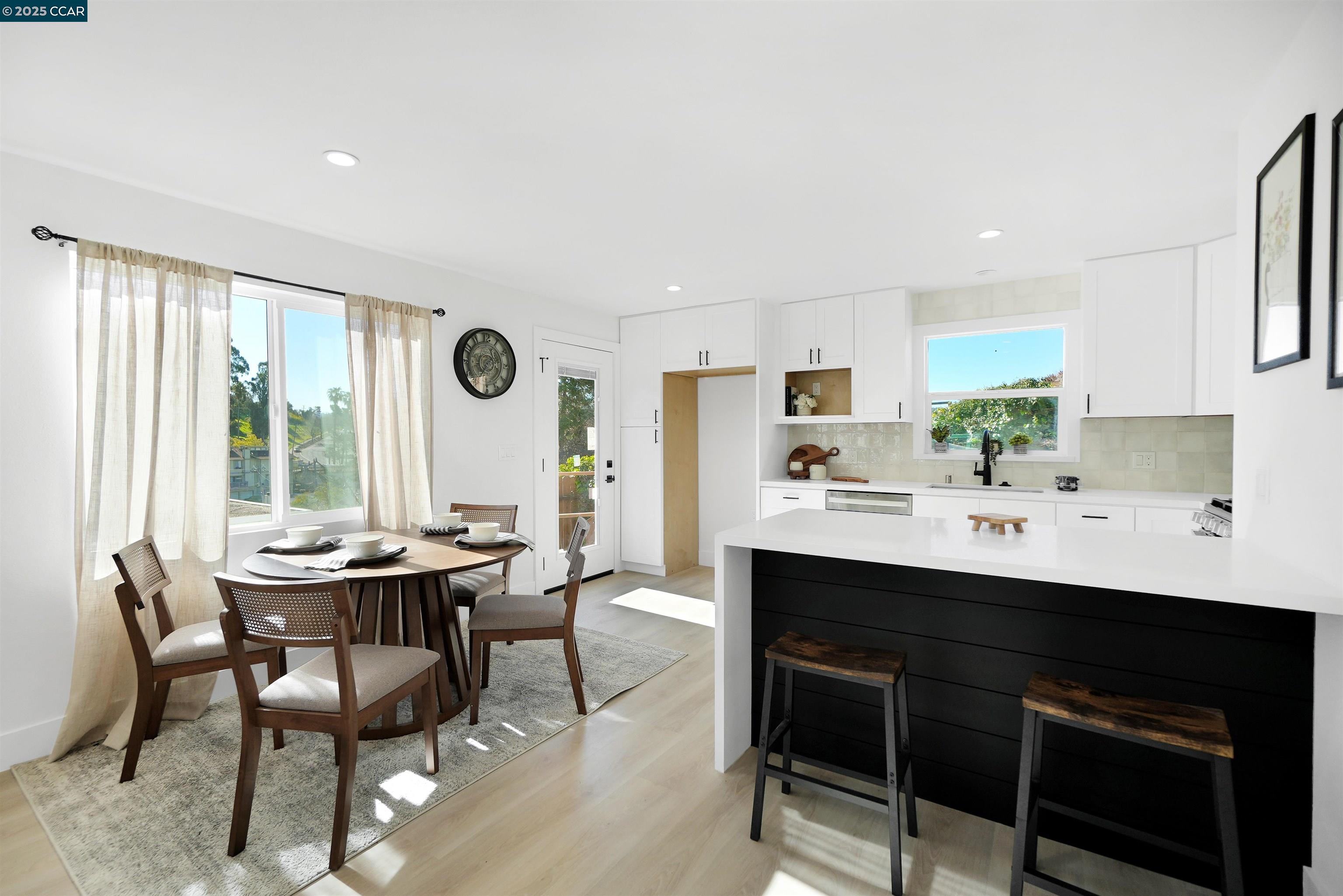 Detail Gallery Image 4 of 16 For 1923 Thompson Ln, El Sobrante,  CA 94803 - 2 Beds | 1/1 Baths
