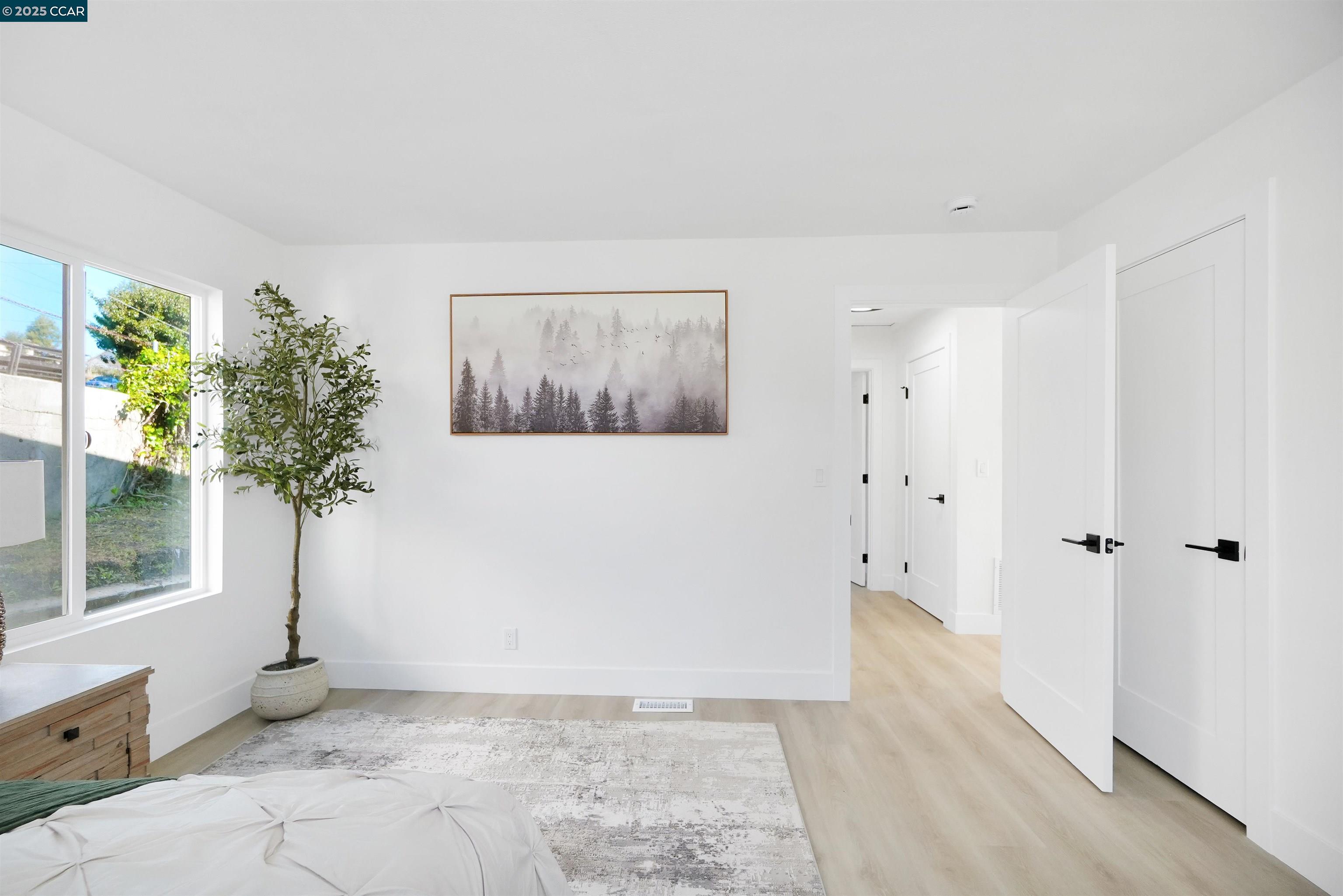 Detail Gallery Image 8 of 16 For 1923 Thompson Ln, El Sobrante,  CA 94803 - 2 Beds | 1/1 Baths