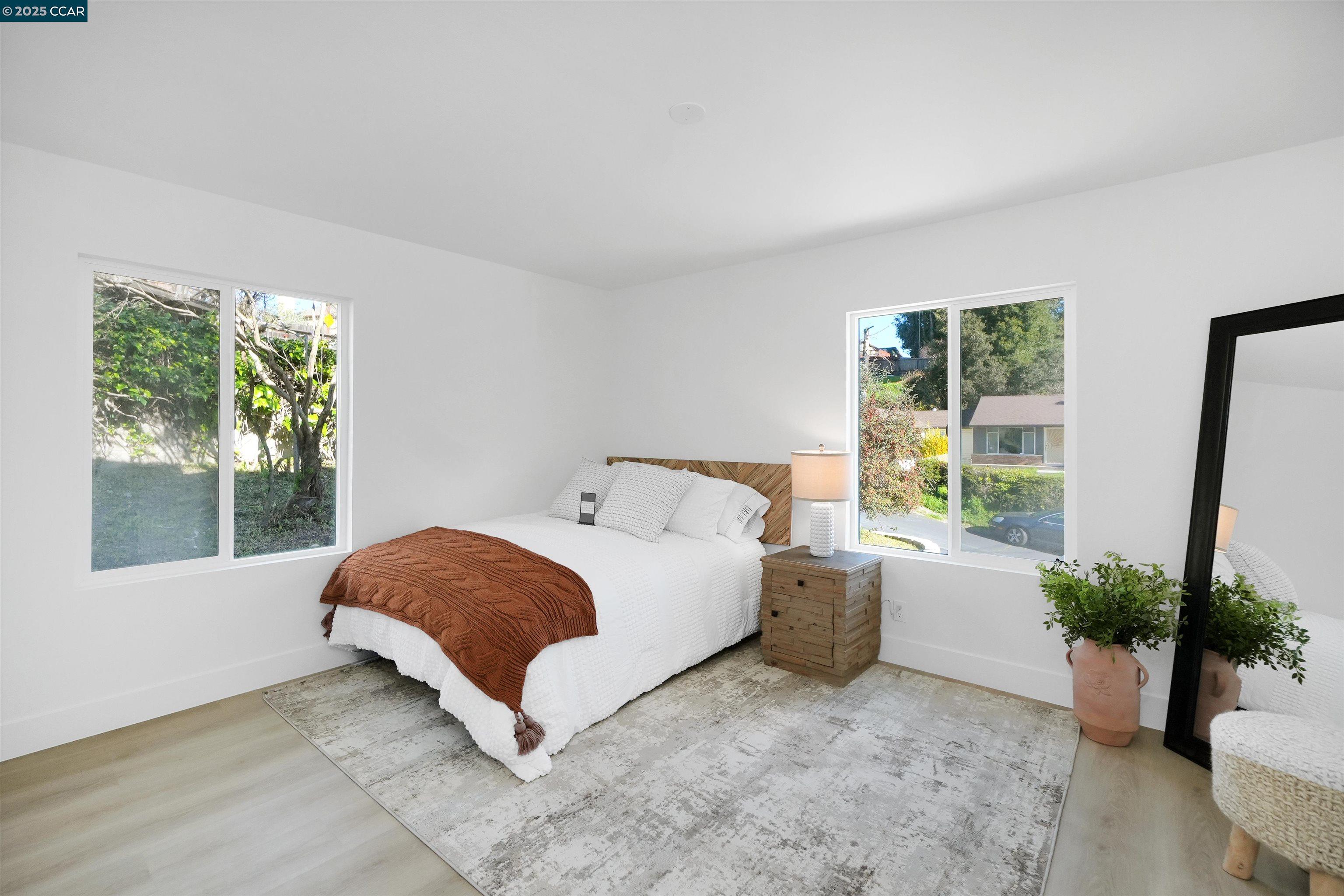 Detail Gallery Image 9 of 16 For 1923 Thompson Ln, El Sobrante,  CA 94803 - 2 Beds | 1/1 Baths