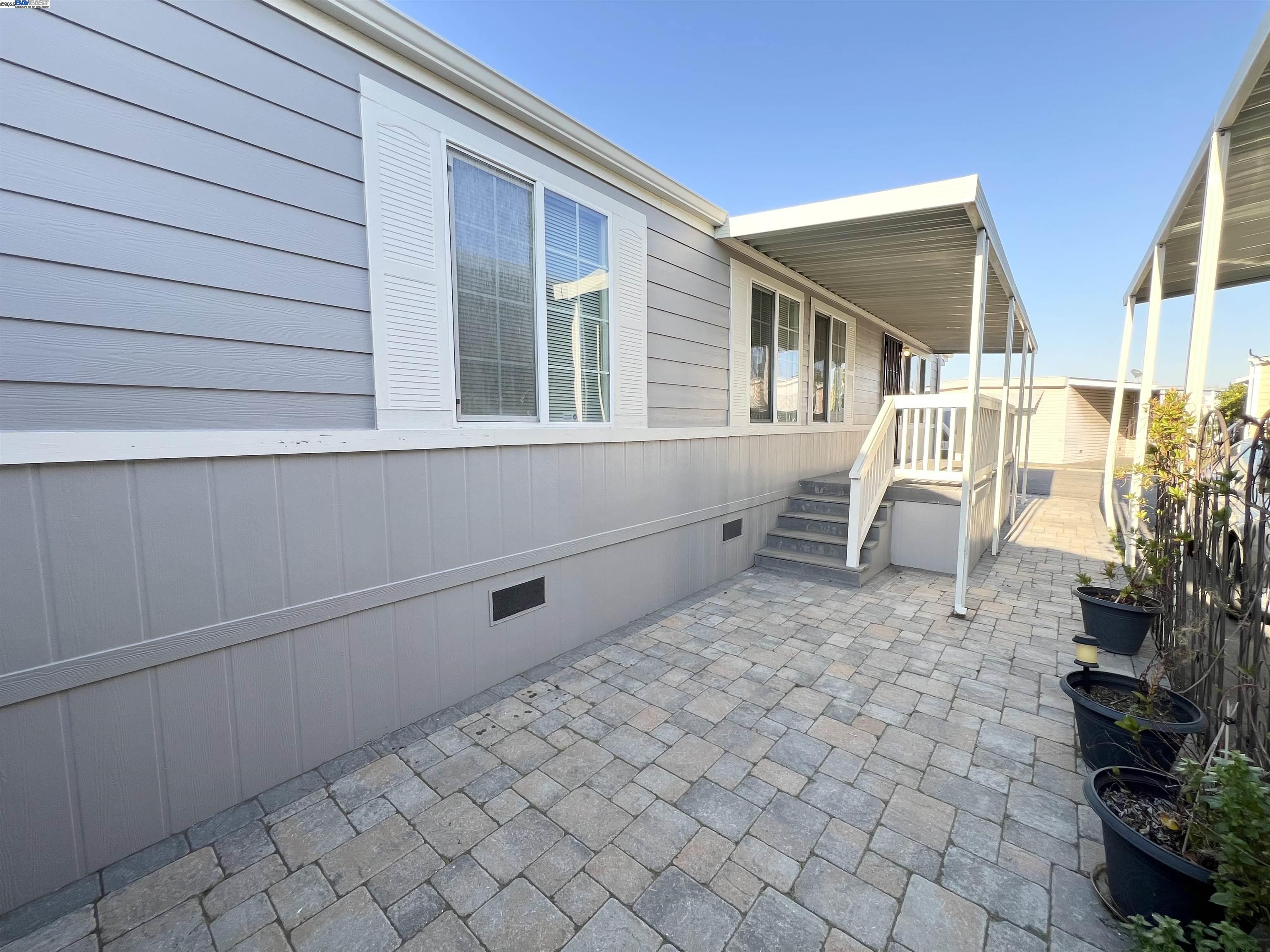 property-img