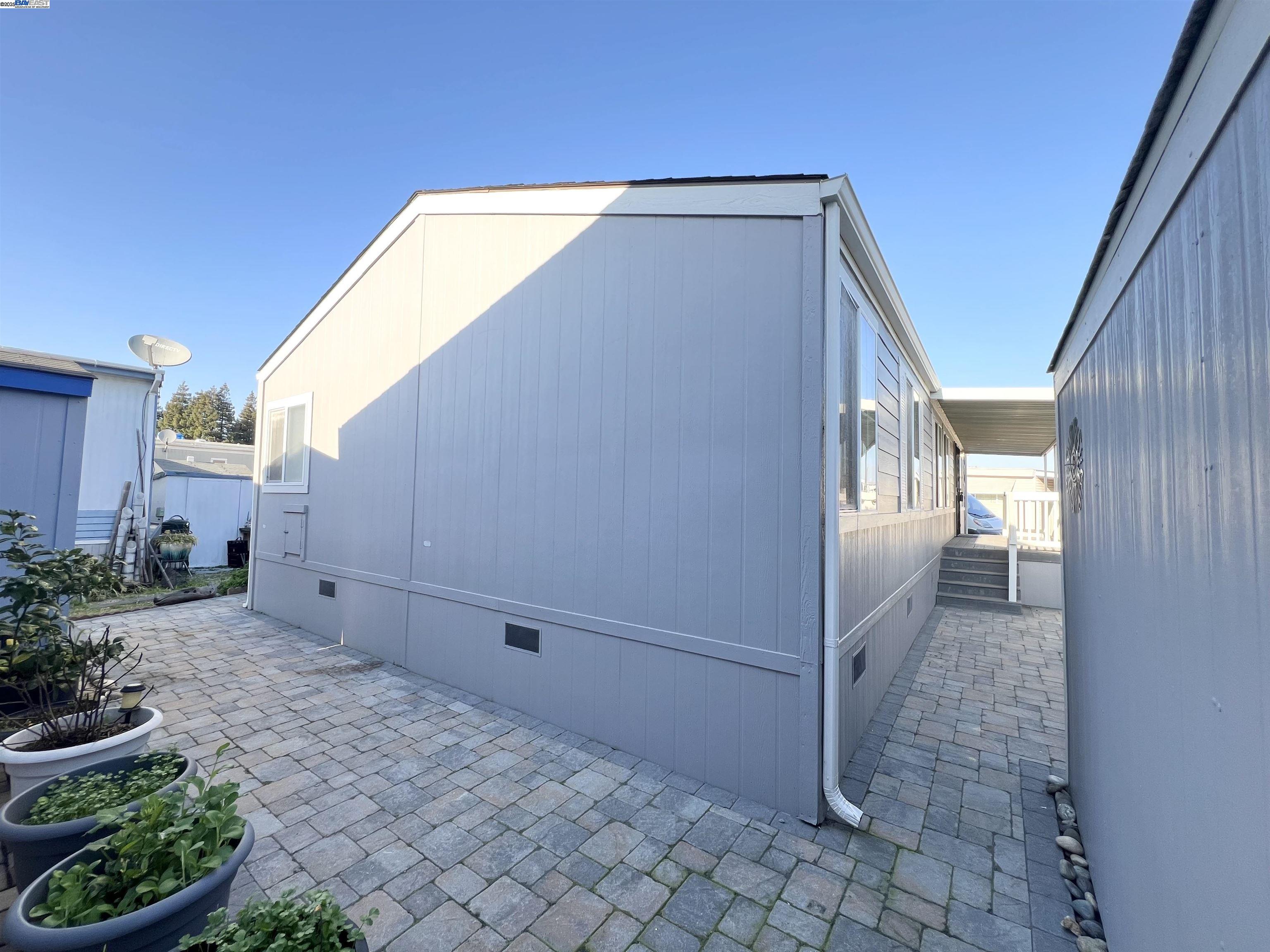 property-img