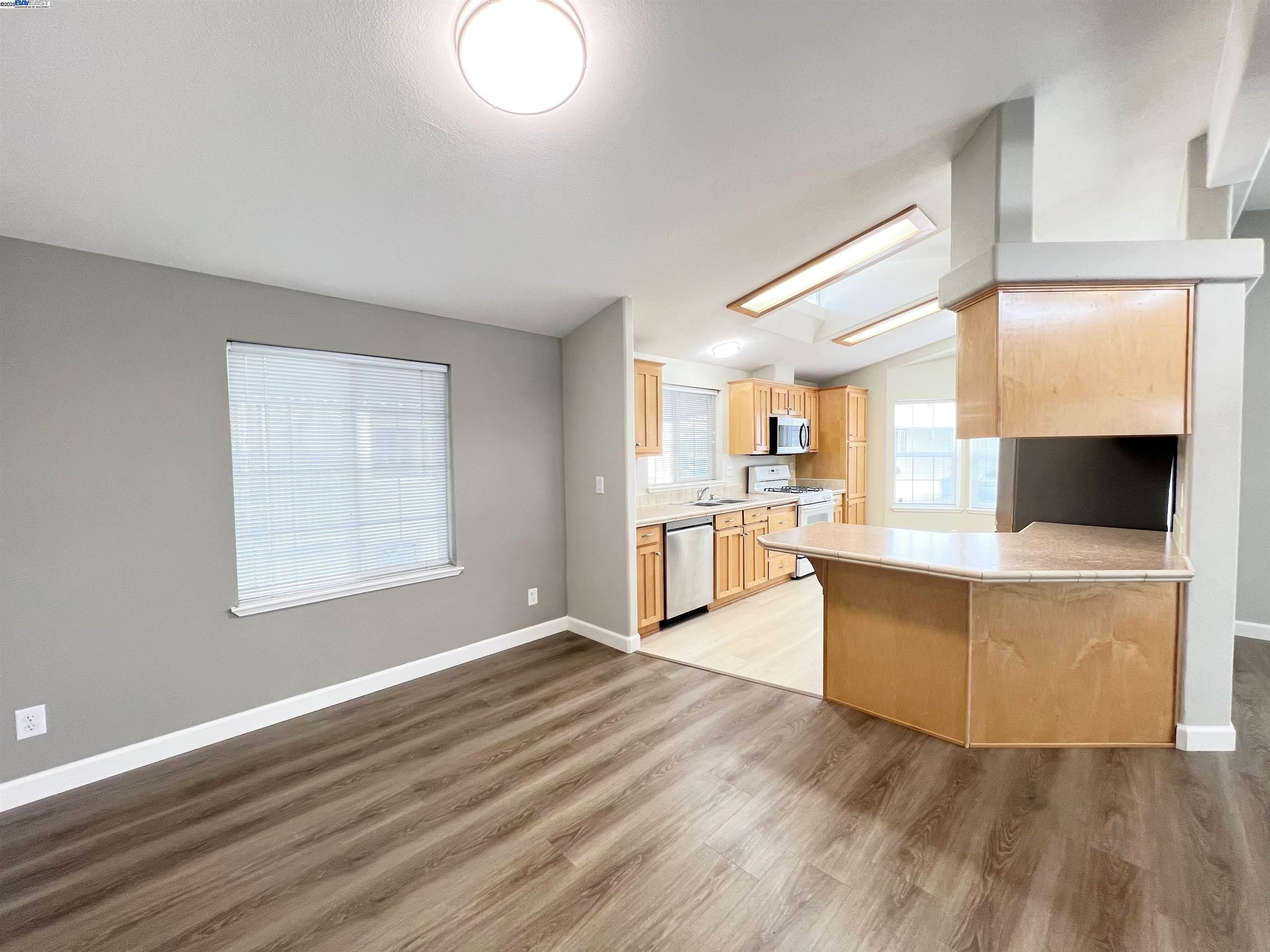 property-img