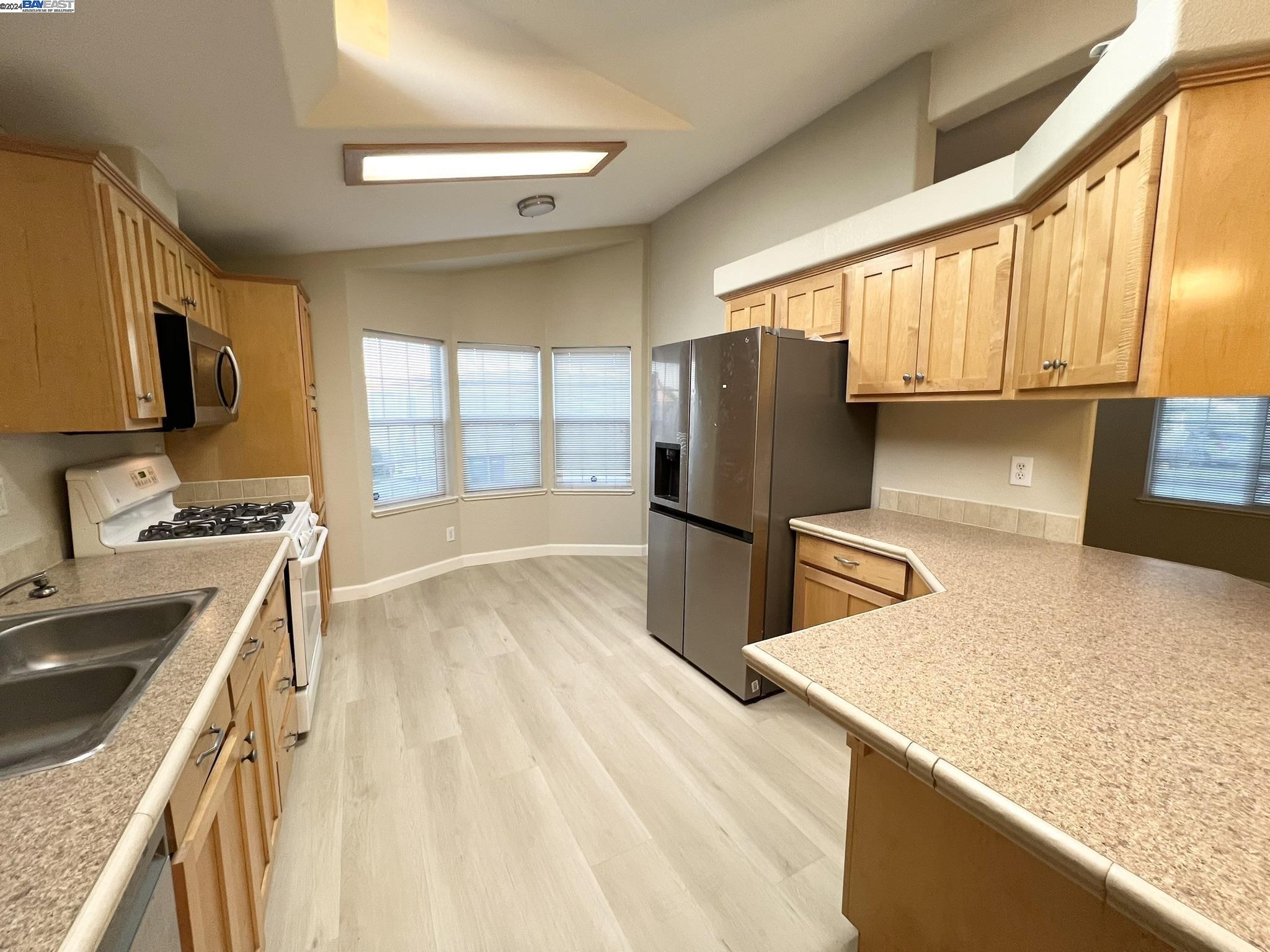 property-img