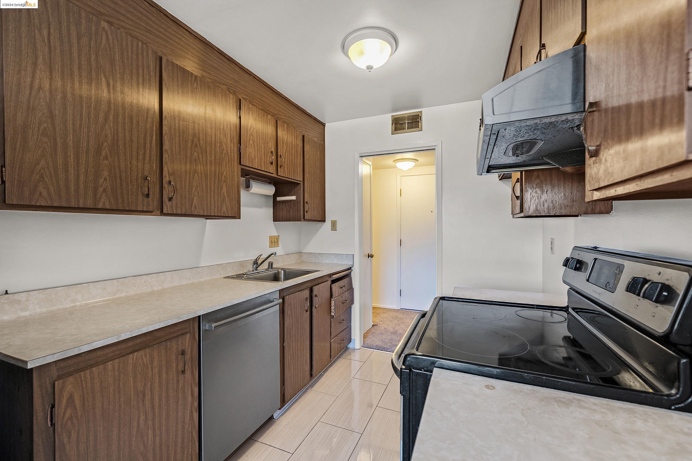 Photo #6: 41081025 Listing 