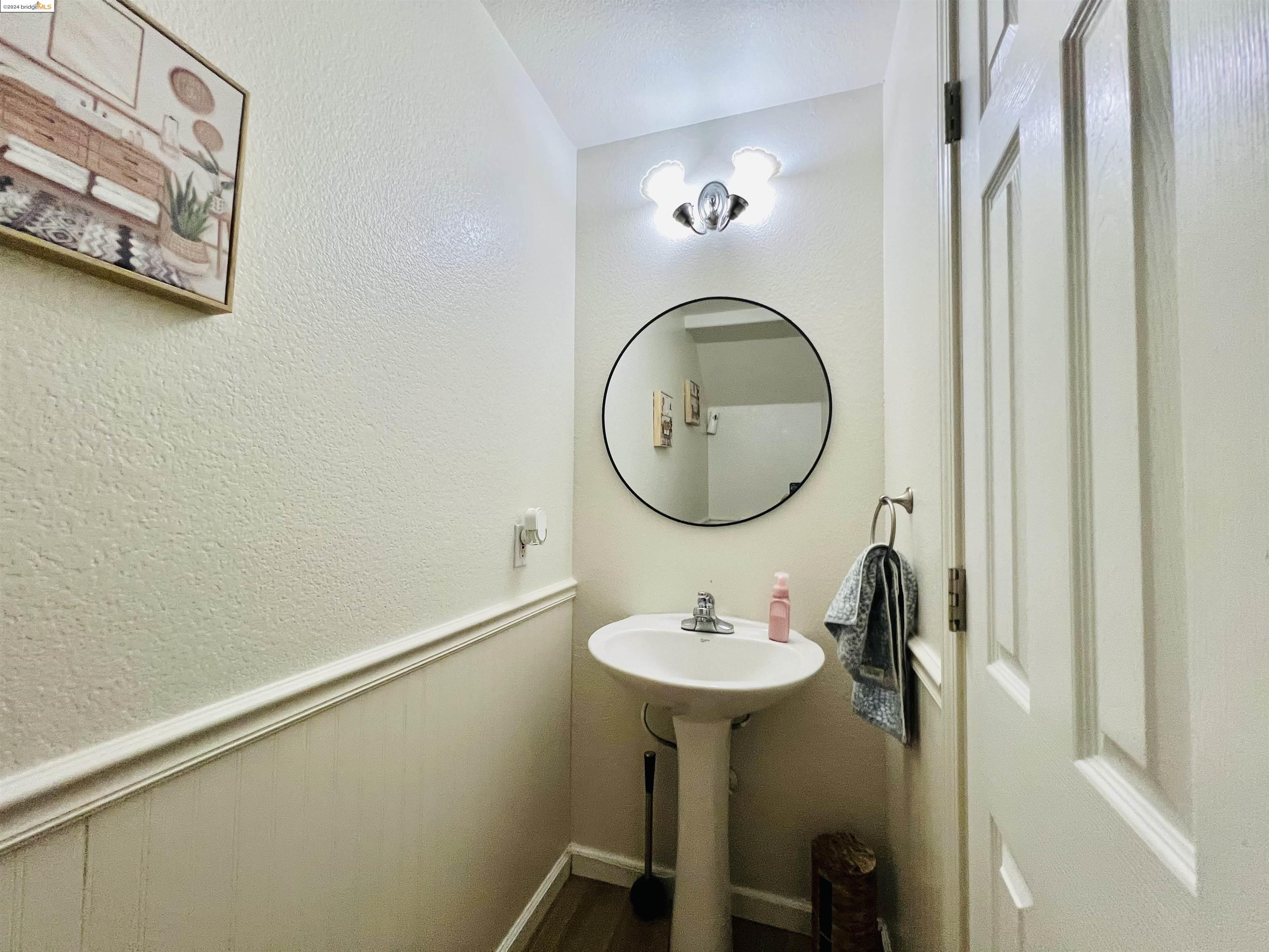 Detail Gallery Image 7 of 23 For 2215 Dune Pl, Stockton,  CA 95206 - 3 Beds | 2/1 Baths