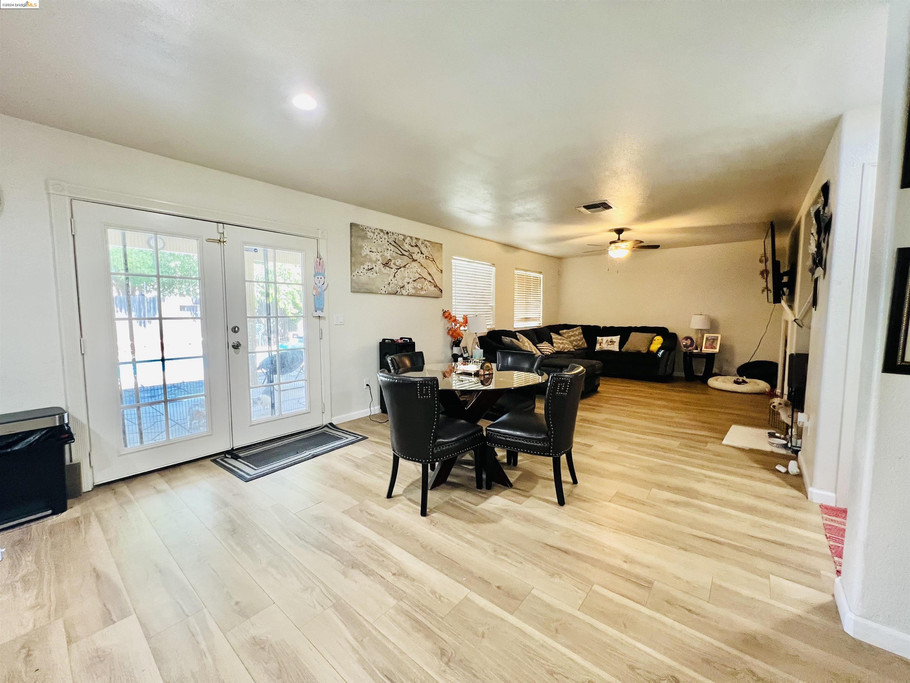 Detail Gallery Image 8 of 23 For 2215 Dune Pl, Stockton,  CA 95206 - 3 Beds | 2/1 Baths