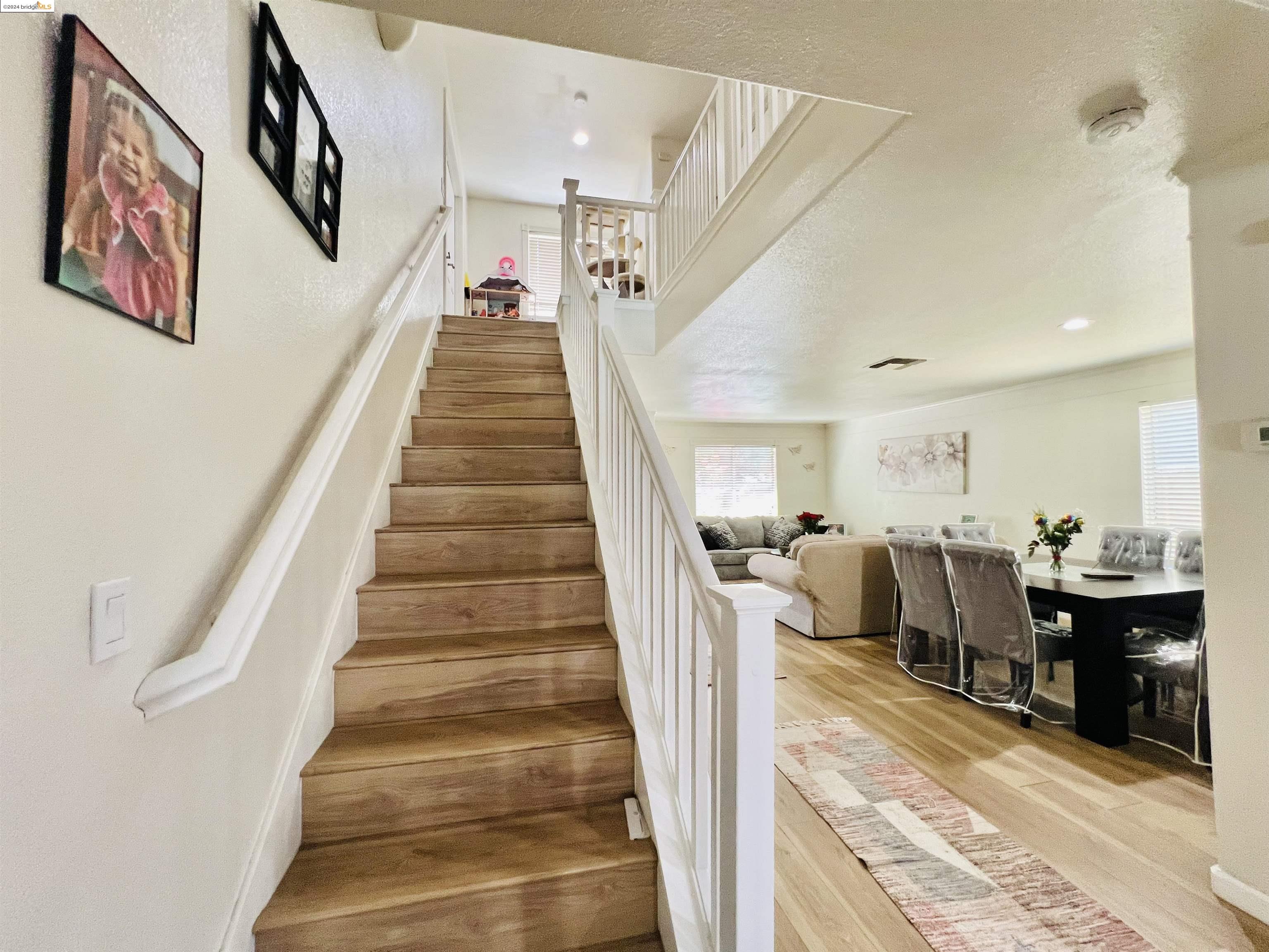 Detail Gallery Image 9 of 23 For 2215 Dune Pl, Stockton,  CA 95206 - 3 Beds | 2/1 Baths