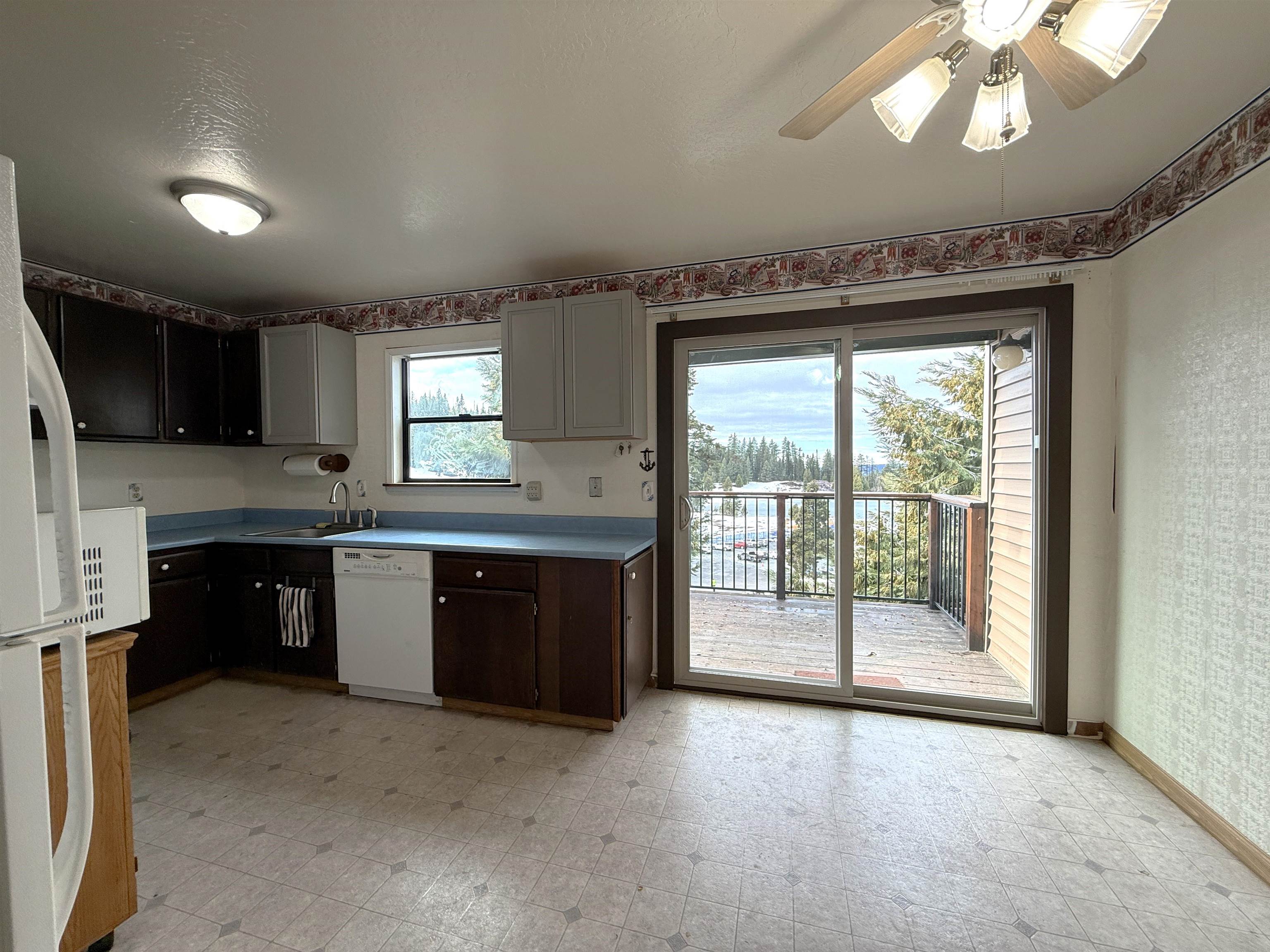 Detail Gallery Image 7 of 49 For 33757 Upper Leland Rd #D,  Strawberry,  CA 95364 - 3 Beds | 2 Baths