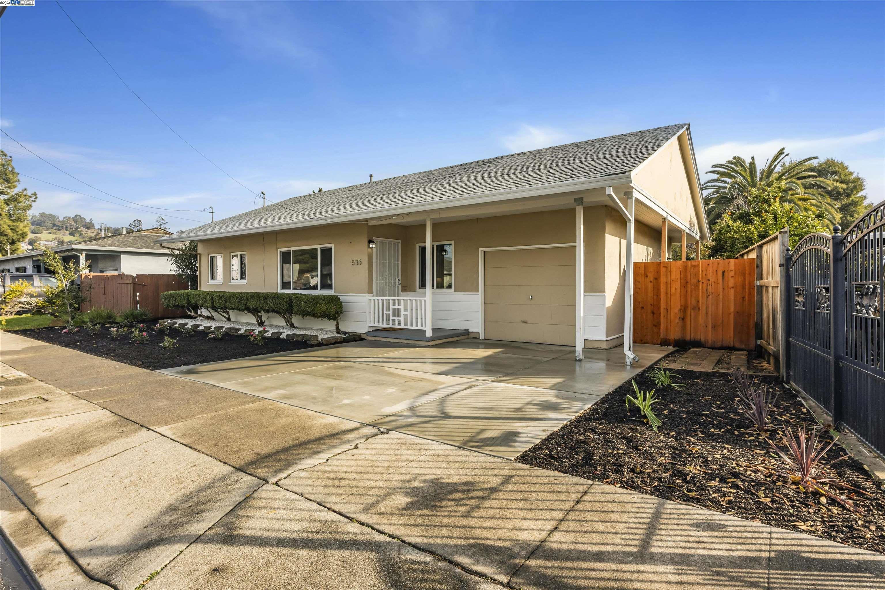 Detail Gallery Image 1 of 1 For 535 Cody Rd, Hayward,  CA 94544 - 3 Beds | 1 Baths