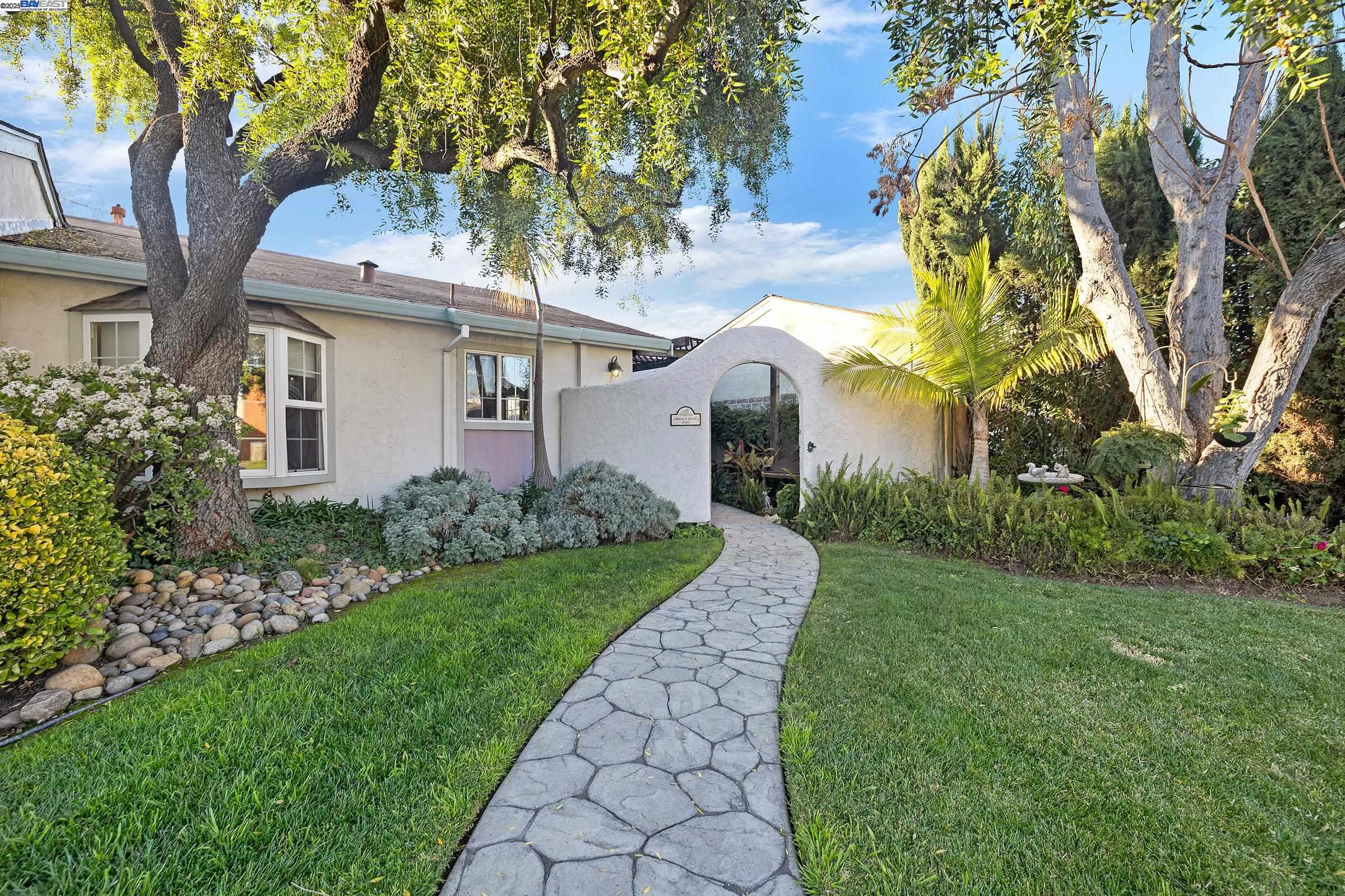 Detail Gallery Image 1 of 1 For 5365 Mayten Grove Ct, San Jose,  CA 95123 - 3 Beds | 2 Baths