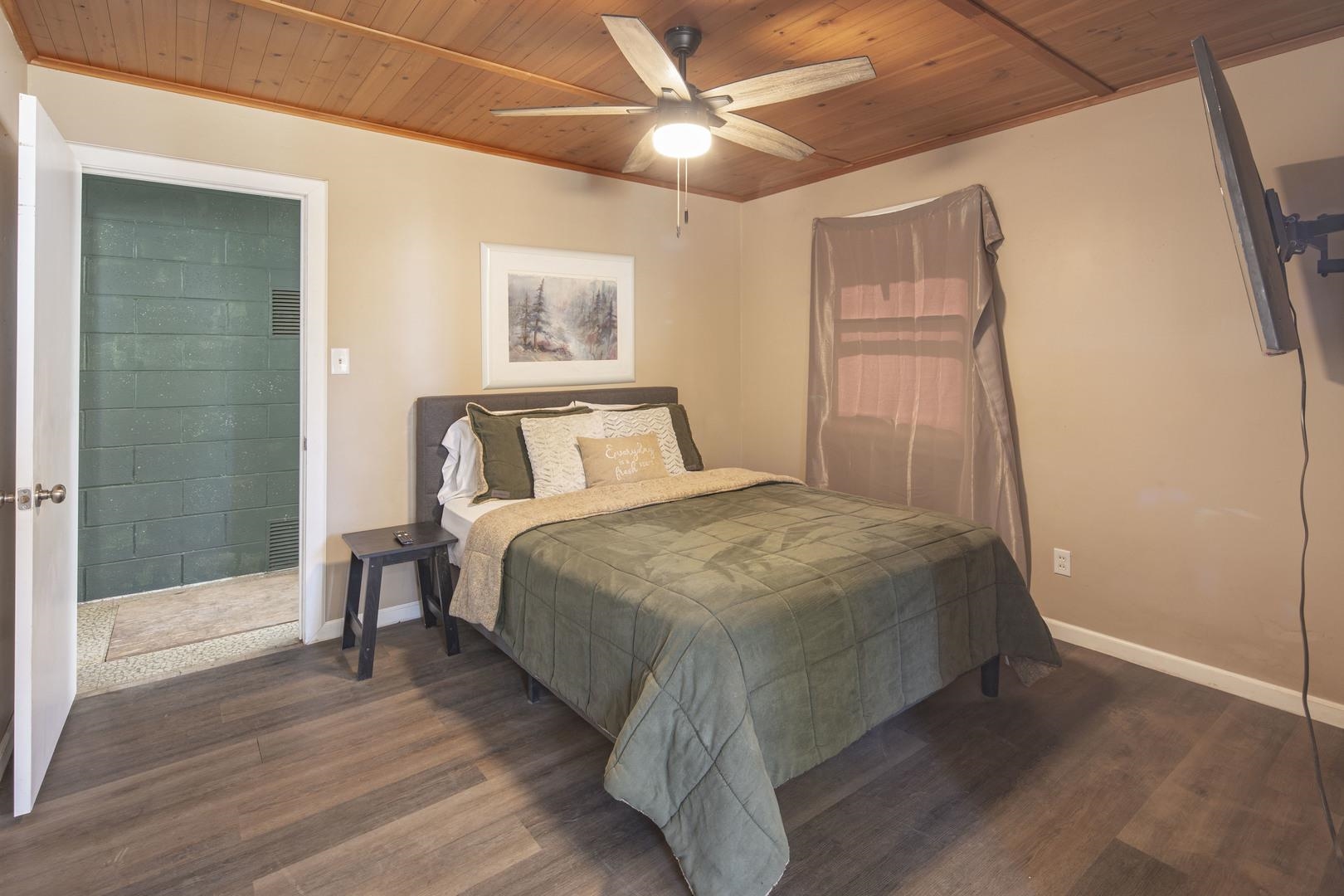 Detail Gallery Image 12 of 35 For 25536 State Highway 108, Mi Wuk Village,  CA 95346 - 3 Beds | 1 Baths