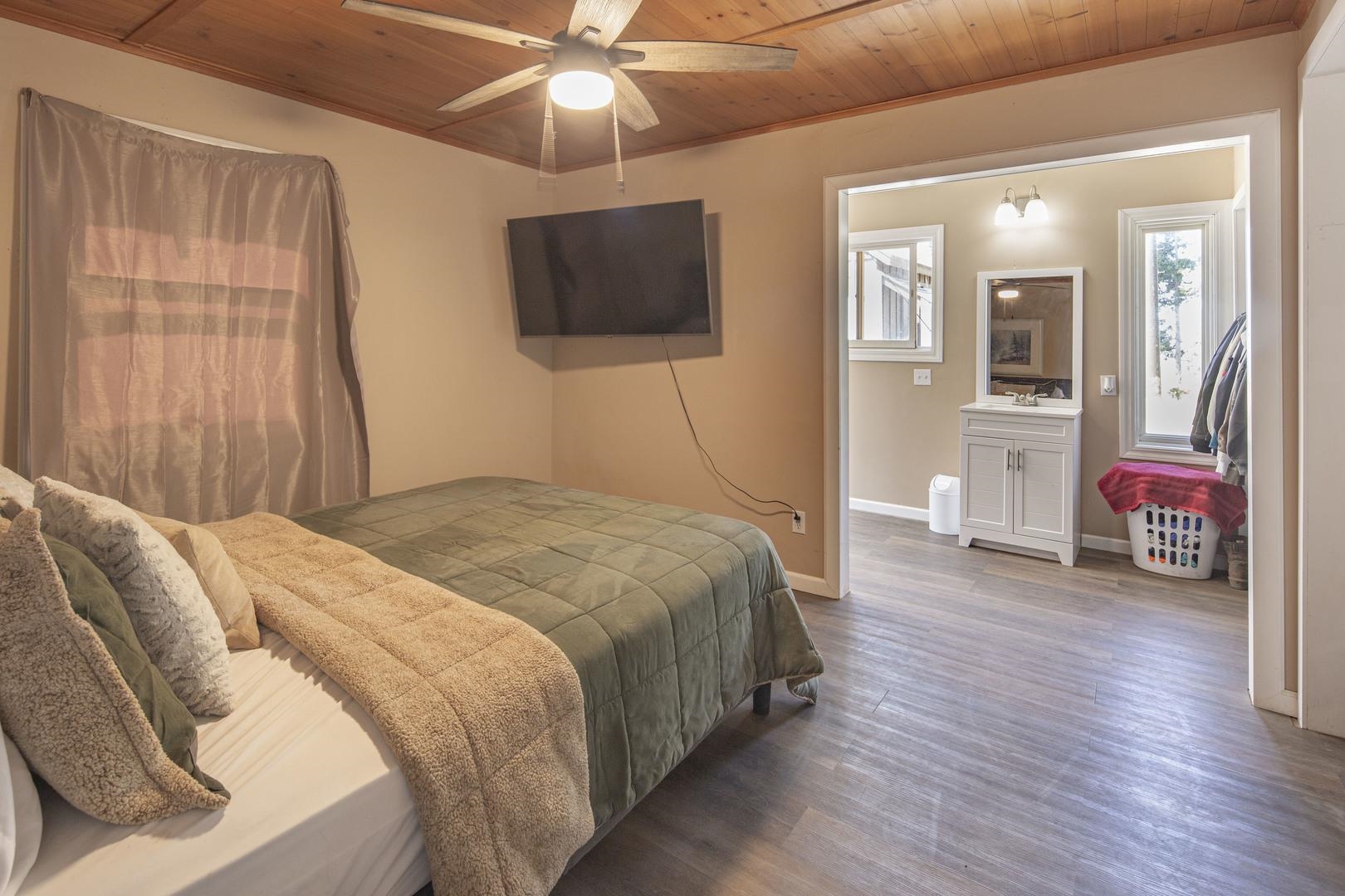 Detail Gallery Image 13 of 35 For 25536 State Highway 108, Mi Wuk Village,  CA 95346 - 3 Beds | 1 Baths
