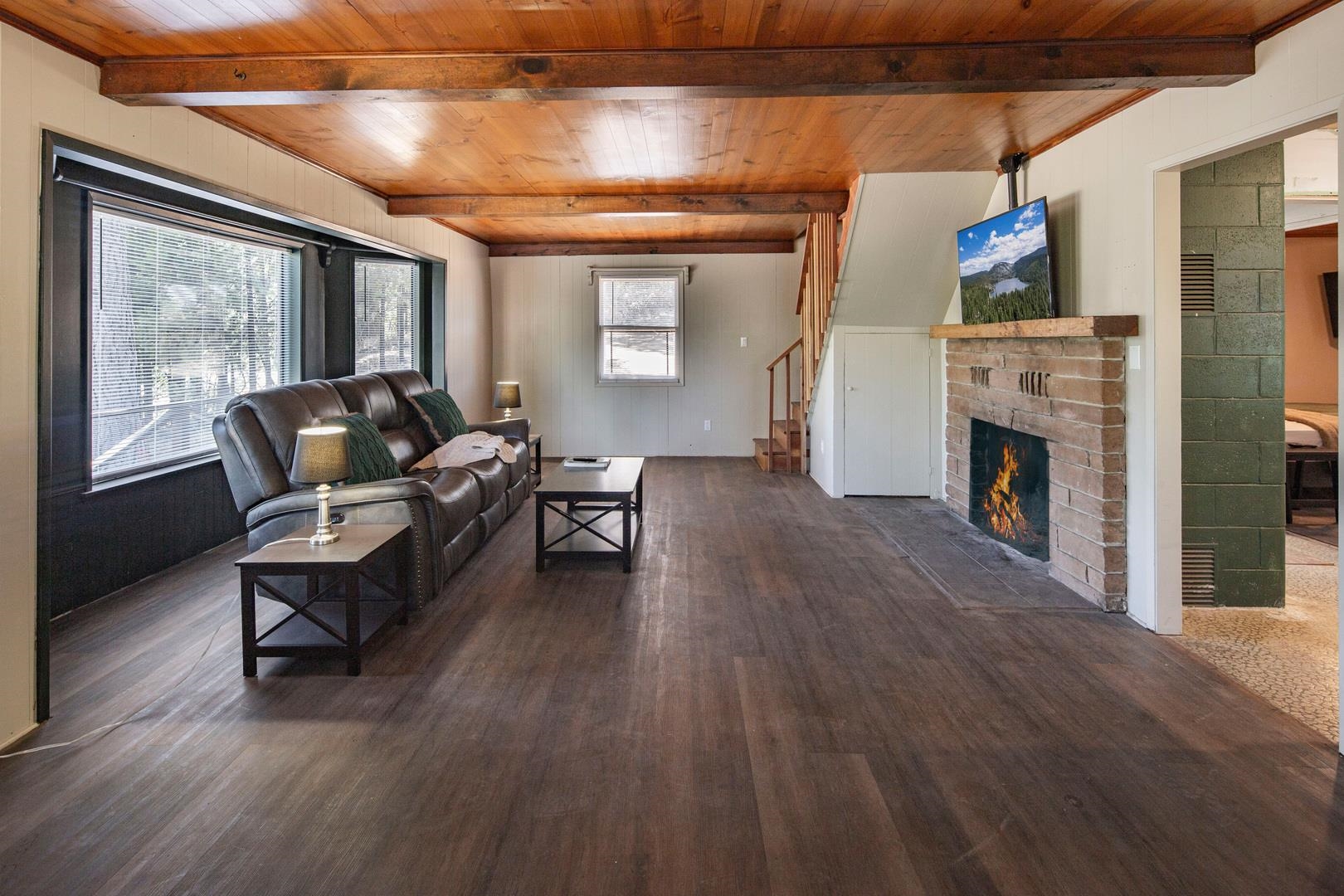 Detail Gallery Image 4 of 35 For 25536 State Highway 108, Mi Wuk Village,  CA 95346 - 3 Beds | 1 Baths