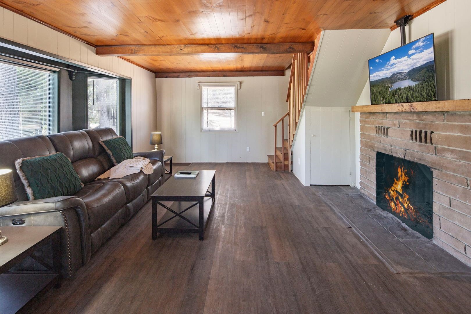 Detail Gallery Image 6 of 35 For 25536 State Highway 108, Mi Wuk Village,  CA 95346 - 3 Beds | 1 Baths