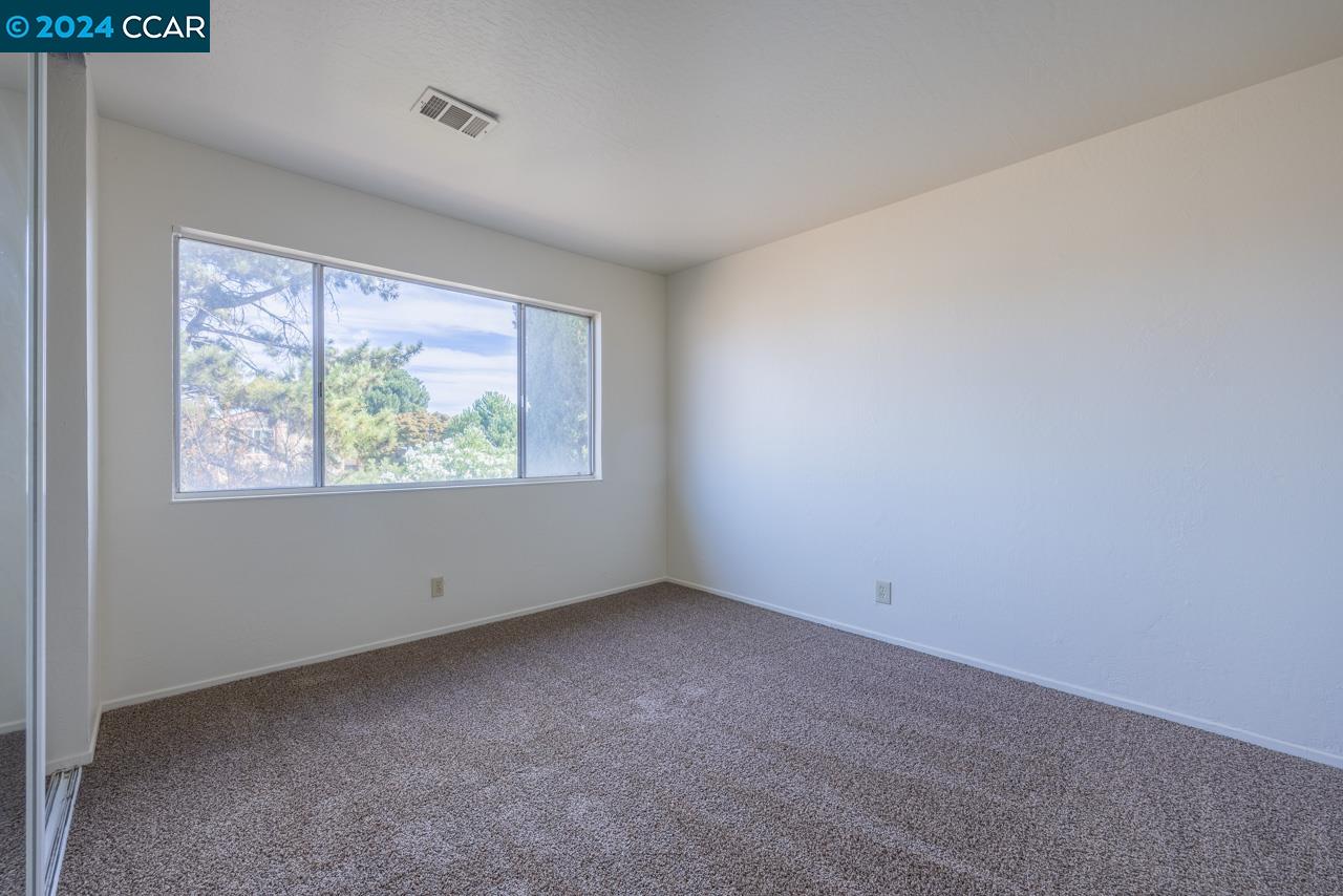 Detail Gallery Image 15 of 23 For 133 Oriole Ct, Hercules,  CA 94547 - 4 Beds | 2/1 Baths